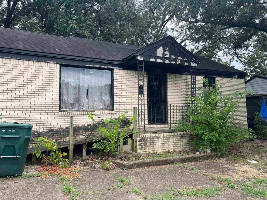 NEAR UALR! Near hospitals, restaurants, shopping and interstates. Priced for investors - income potential! Three bedrooms right at 1500 square feet make it the perfect size. Some clean out has been done. Property being sold as-is. No seller property disclosure.