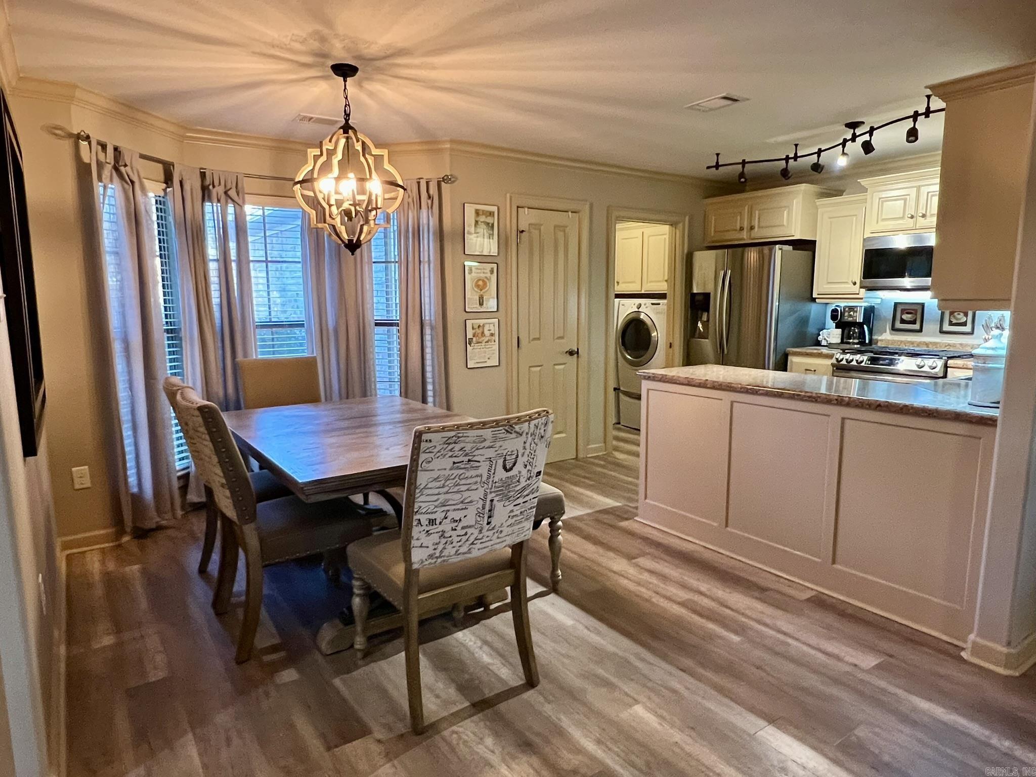 BRENTWOOD - Residential