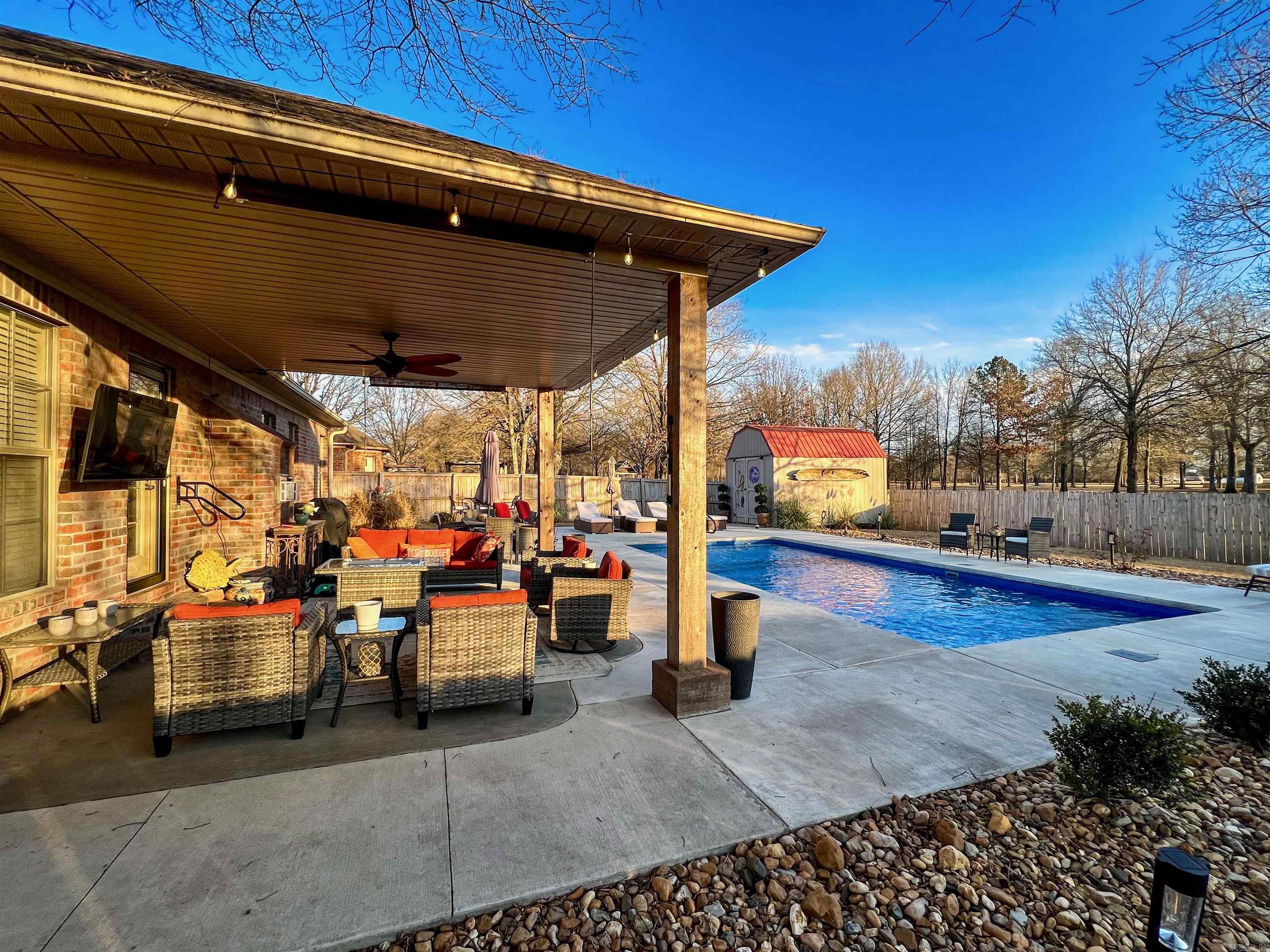 BRENTWOOD - Residential