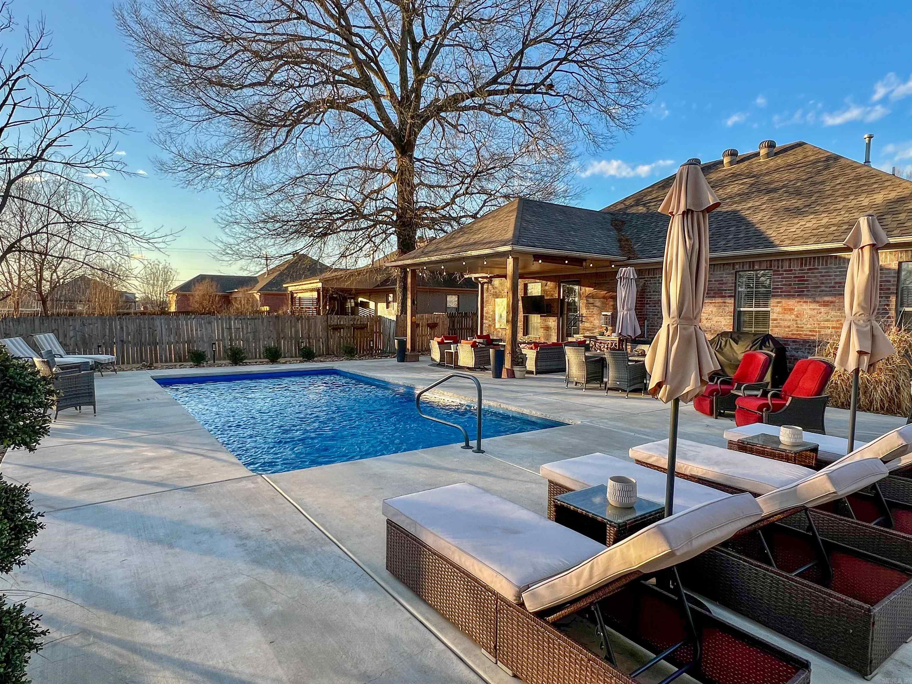 BRENTWOOD - Residential