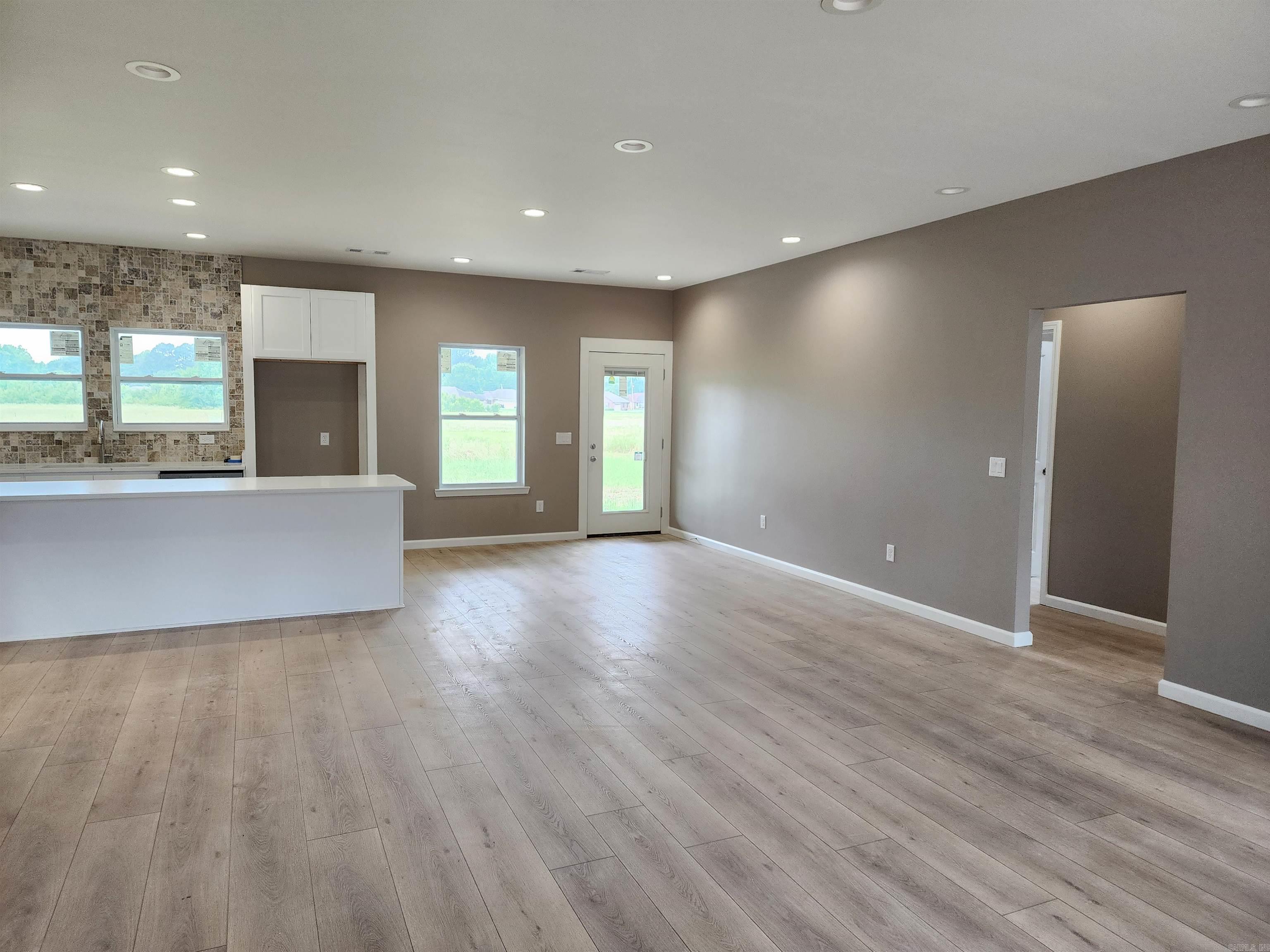 BAKER'S FIELD - Residential