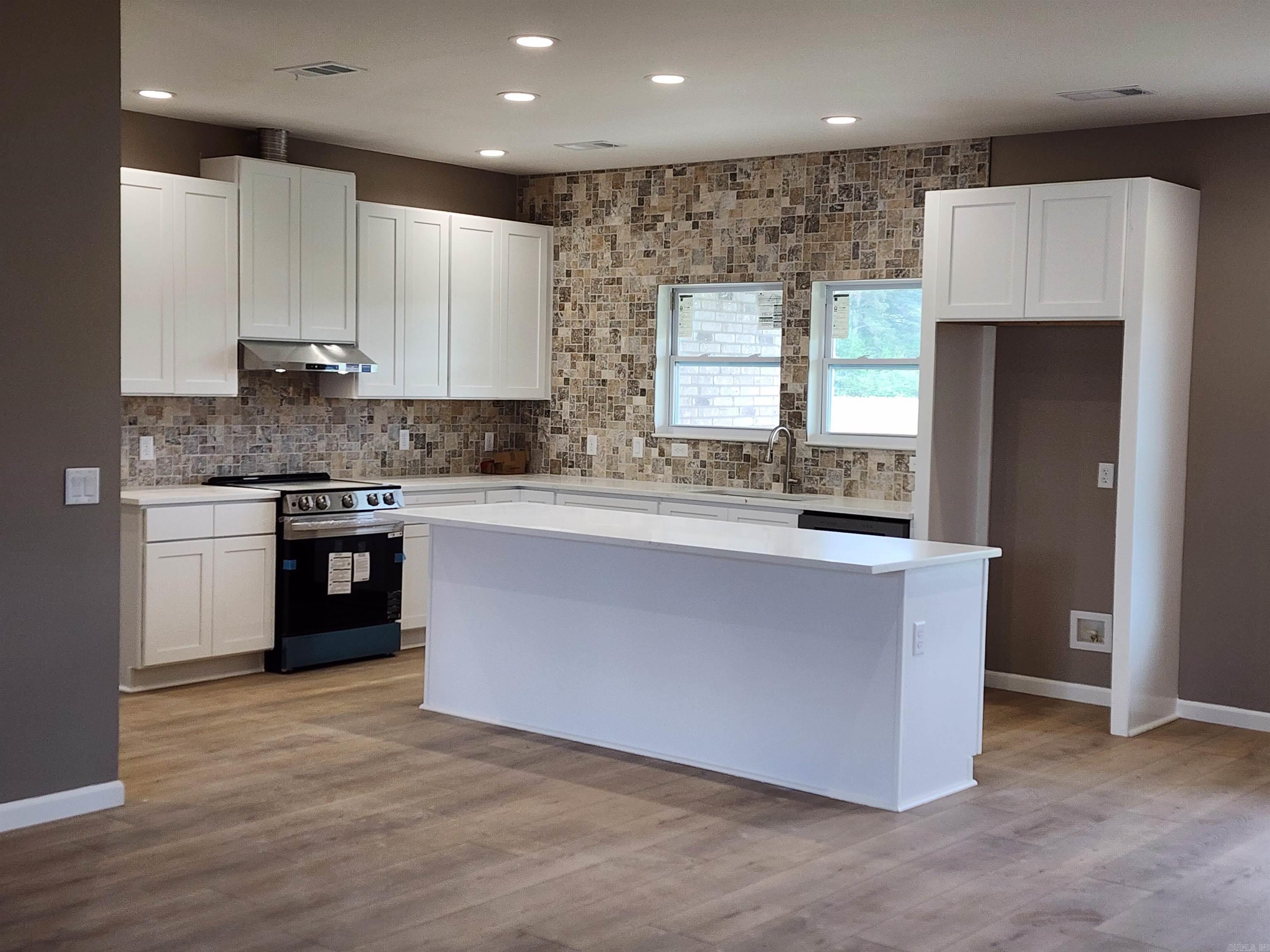BAKER'S FIELD - Residential