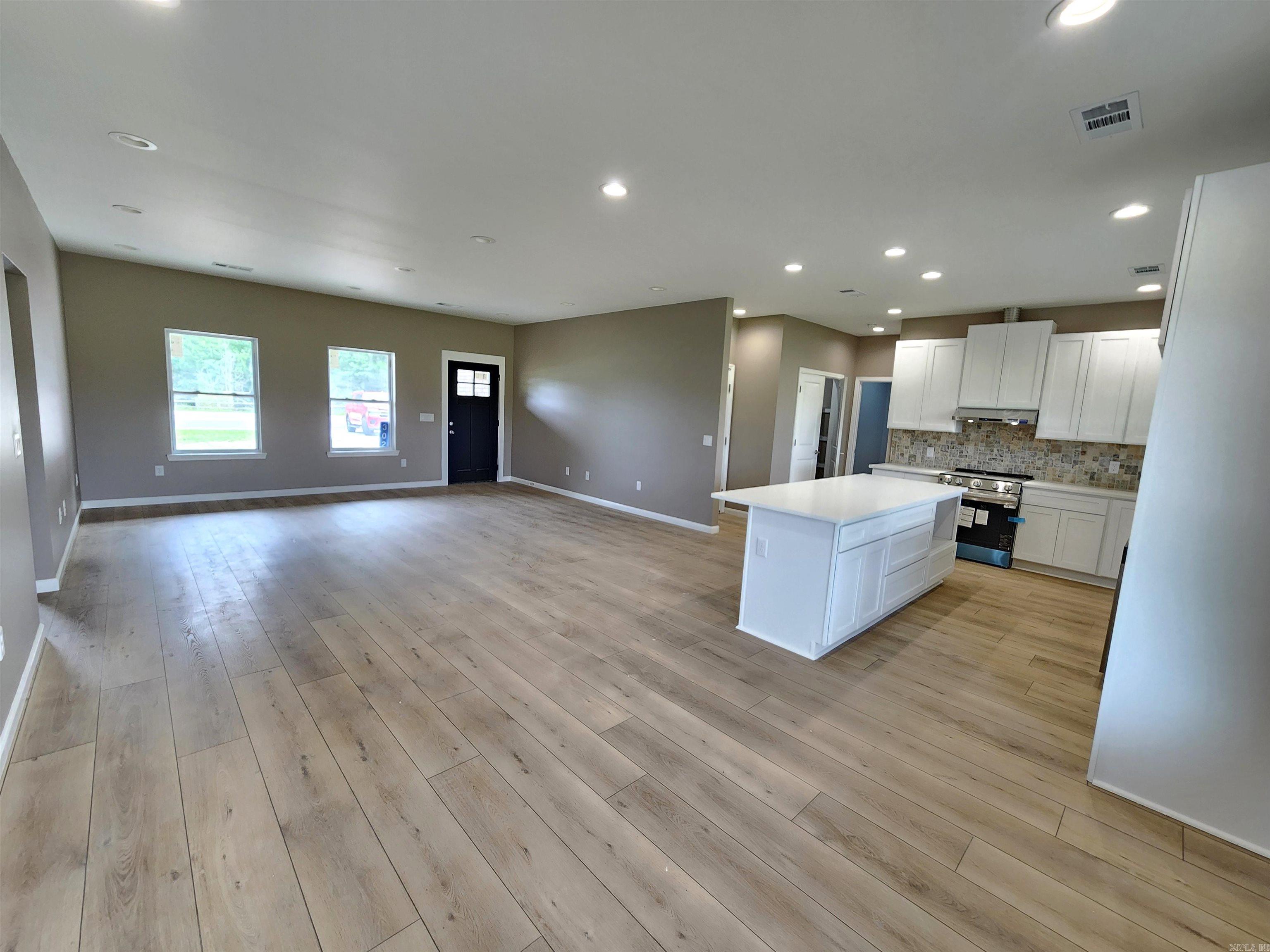 BAKER'S FIELD - Residential