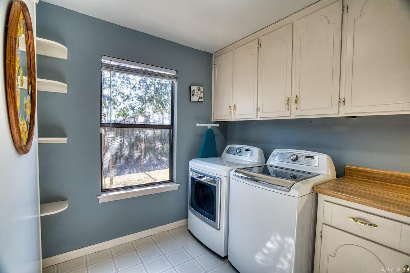 Smoking Oaks - Residential