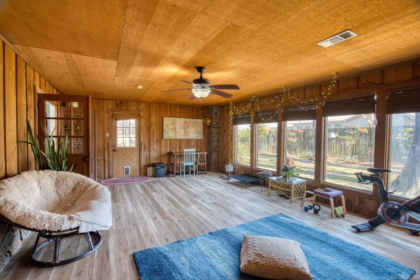 Smoking Oaks - Residential