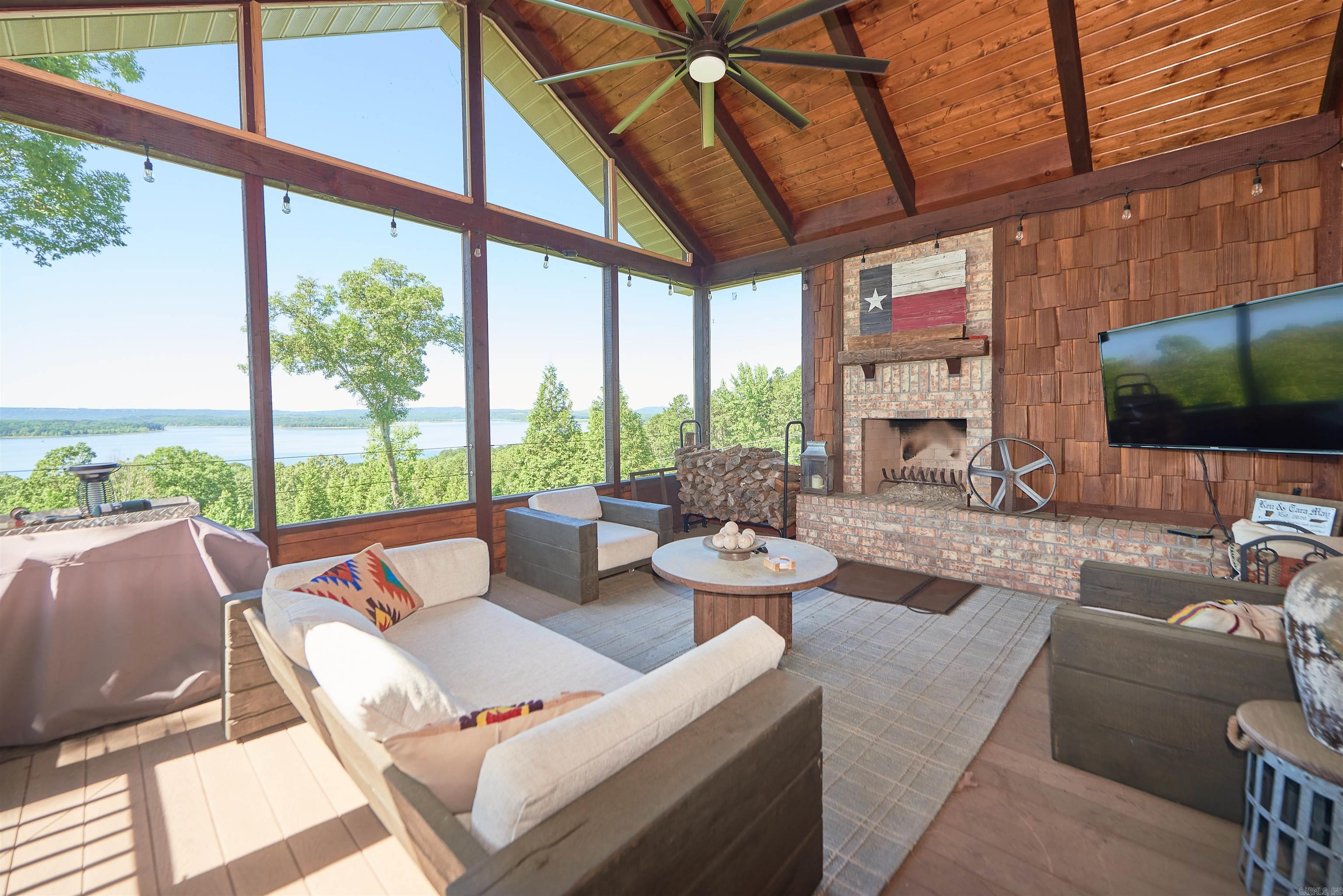 GRAND VIEW ESTATES - Residential