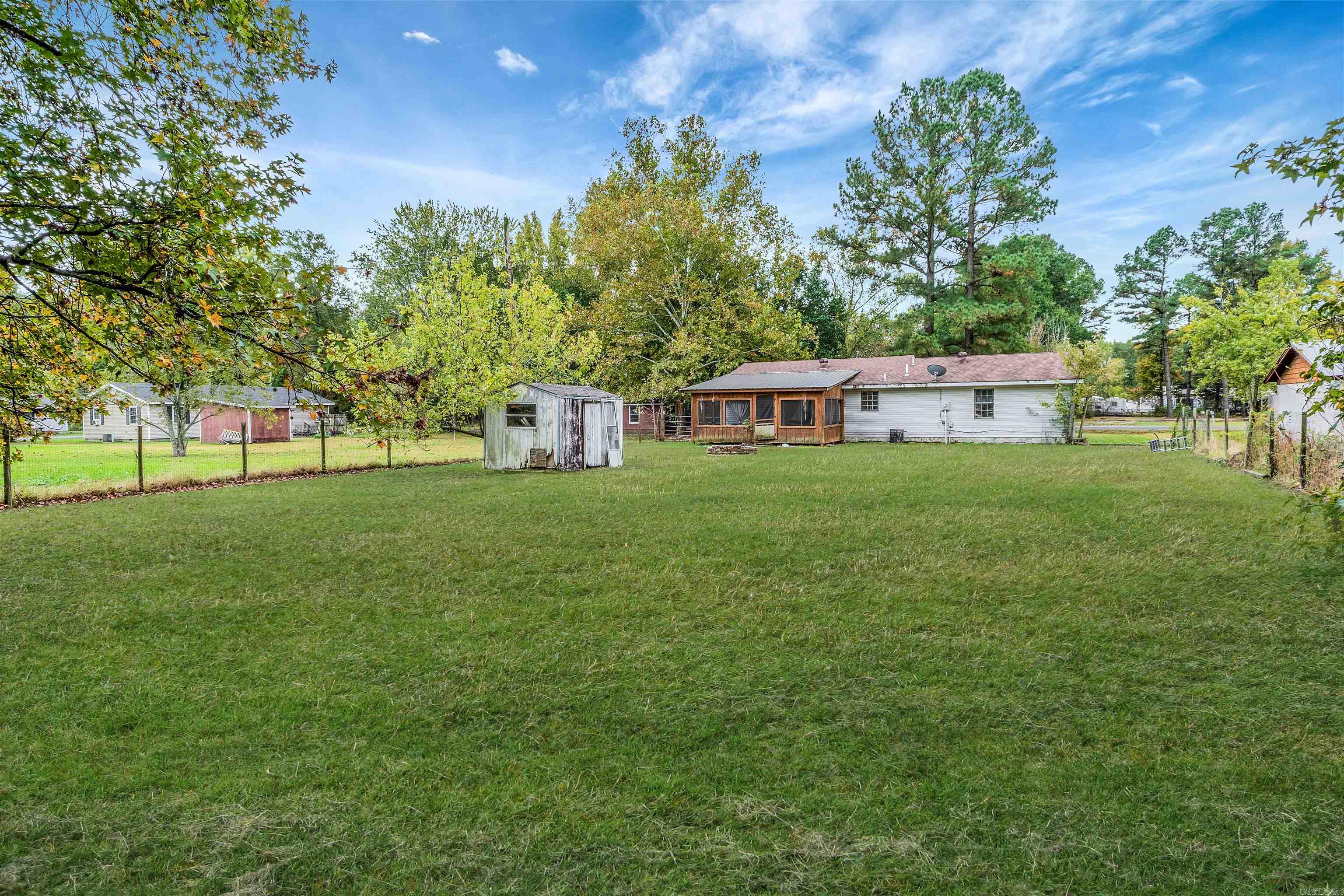 HOLIDAY TERRACE ADDN (HIGGINSON) - Residential