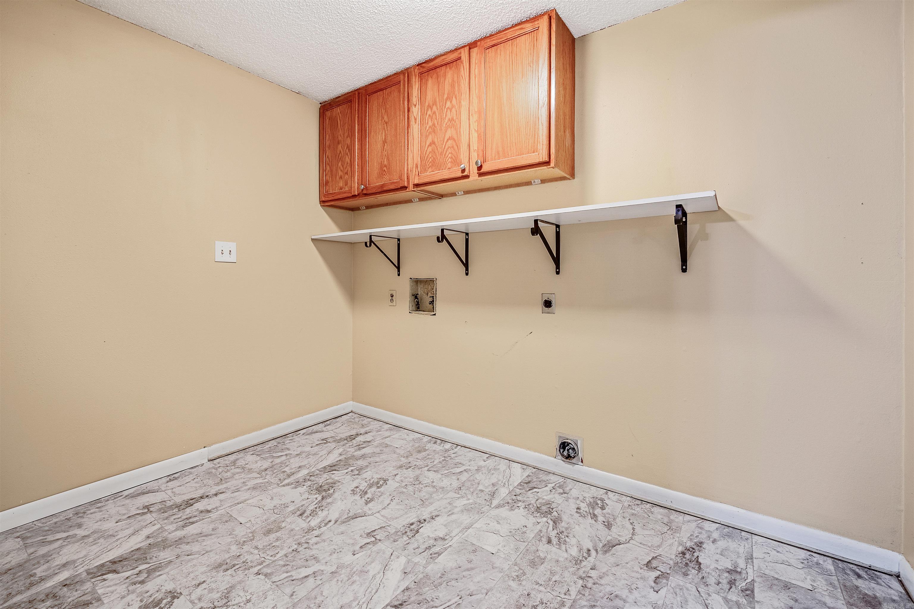 HOLIDAY TERRACE ADDN (HIGGINSON) - Residential