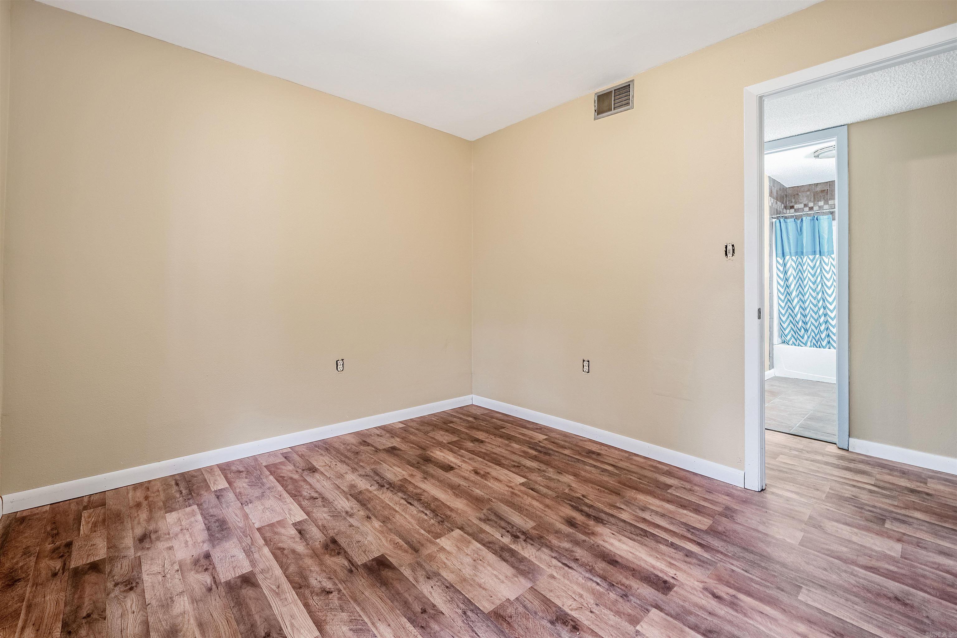 HOLIDAY TERRACE ADDN (HIGGINSON) - Residential