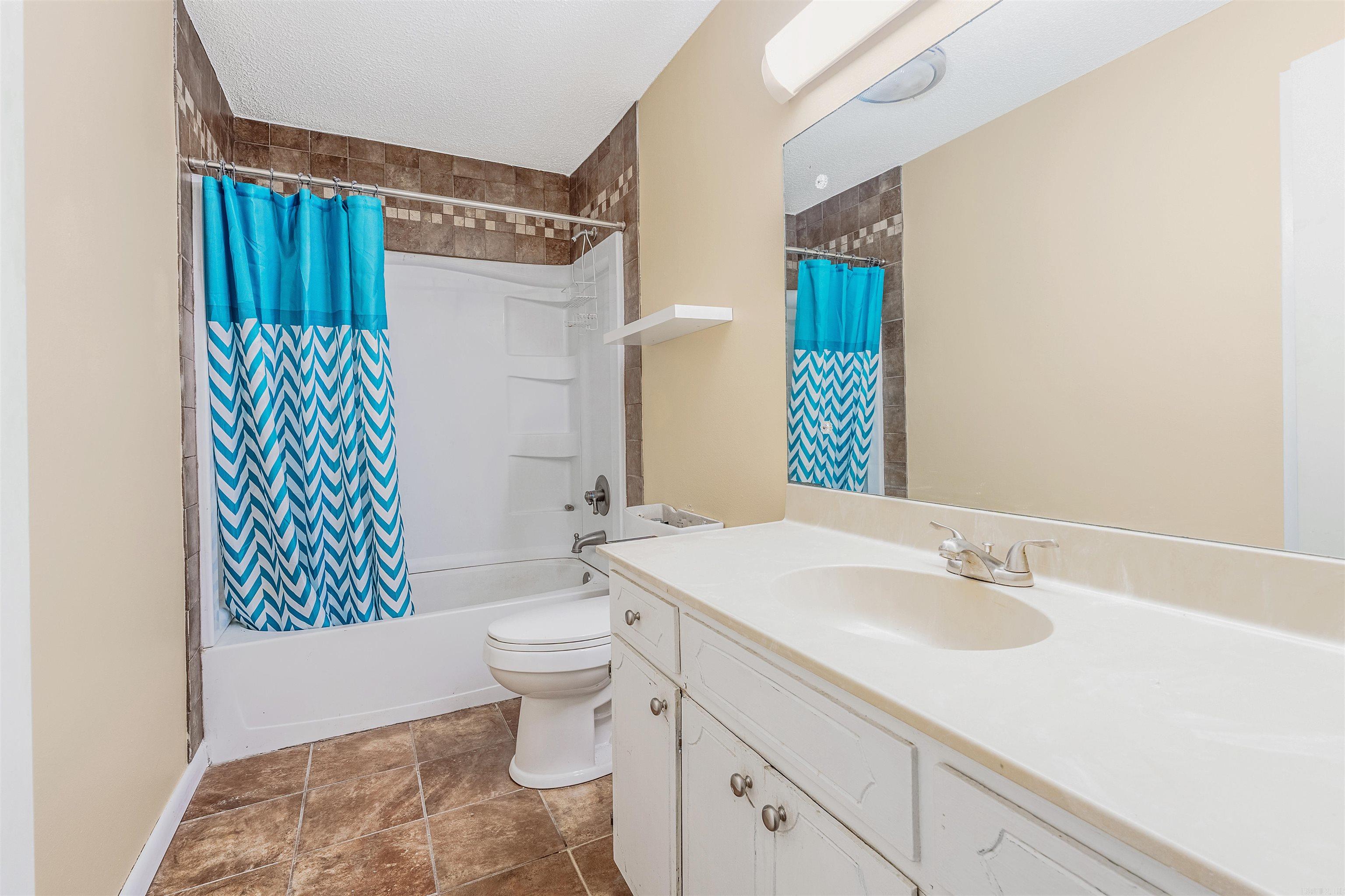 HOLIDAY TERRACE ADDN (HIGGINSON) - Residential