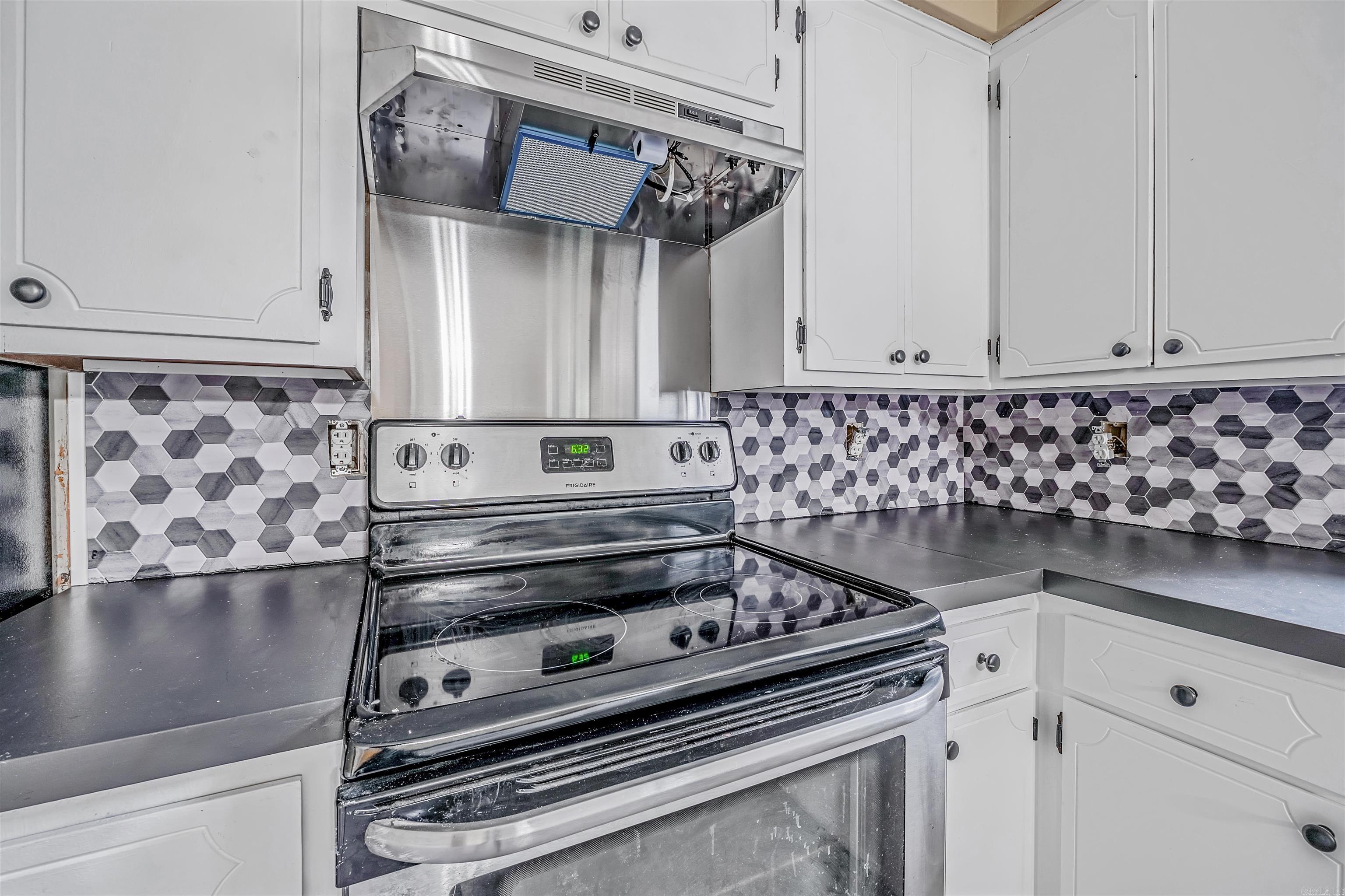 HOLIDAY TERRACE ADDN (HIGGINSON) - Residential