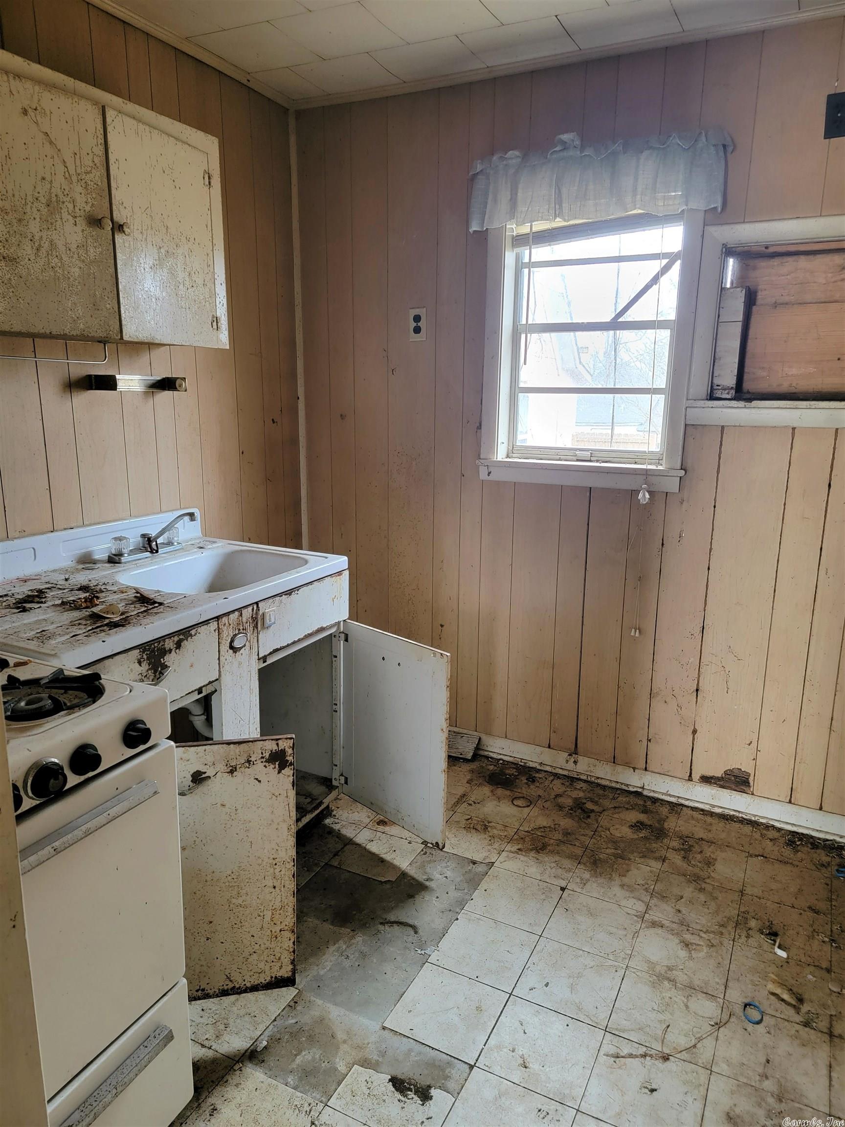 Eureka - Commercial Sale