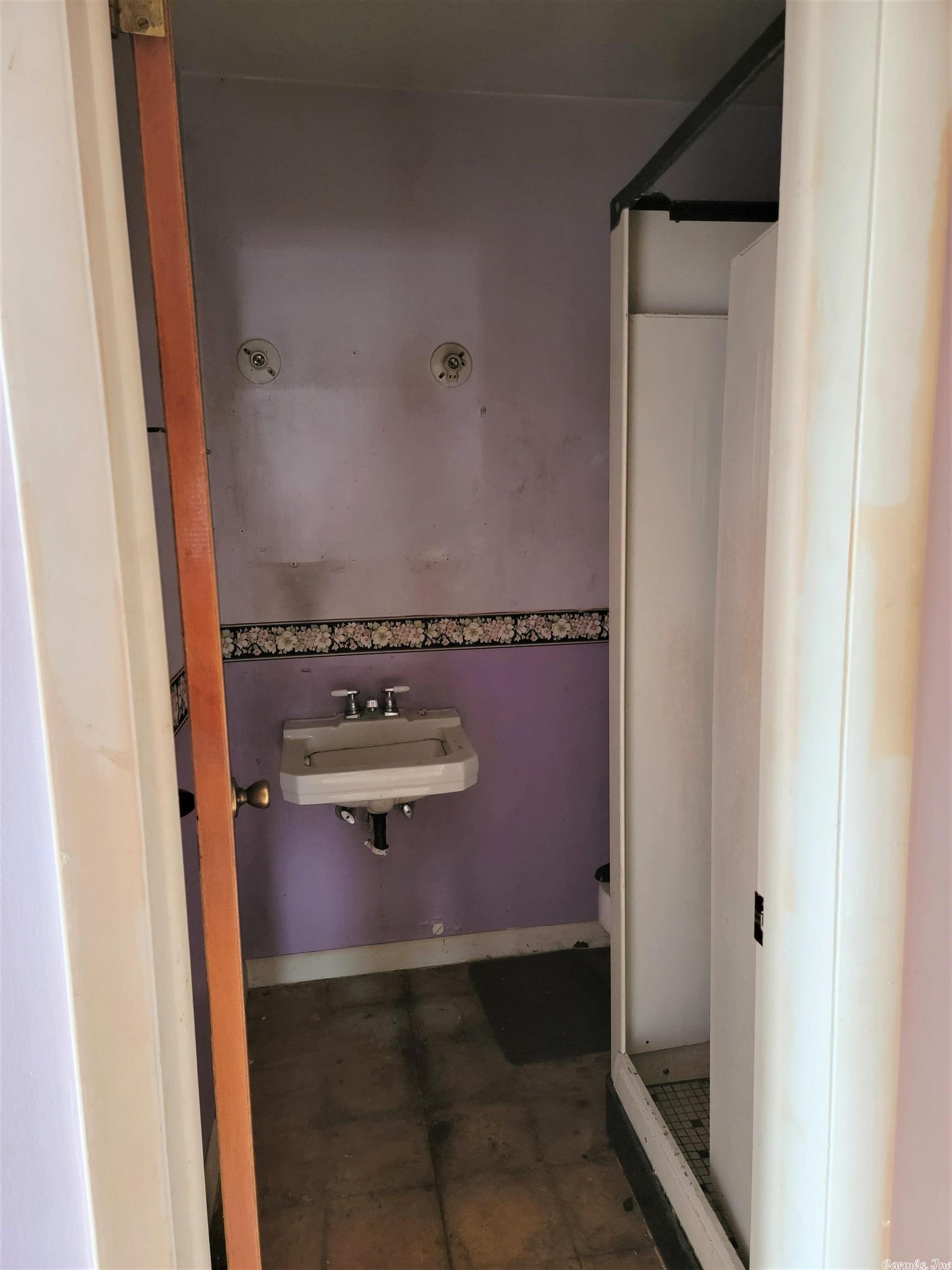 Eureka - Commercial Sale