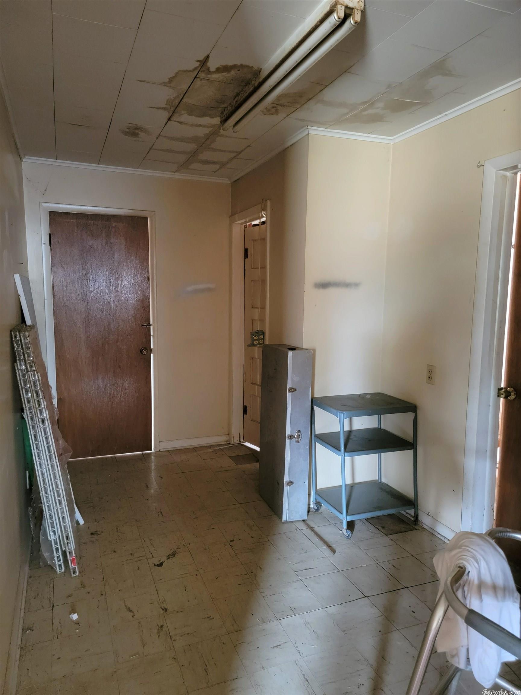 Eureka - Commercial Sale