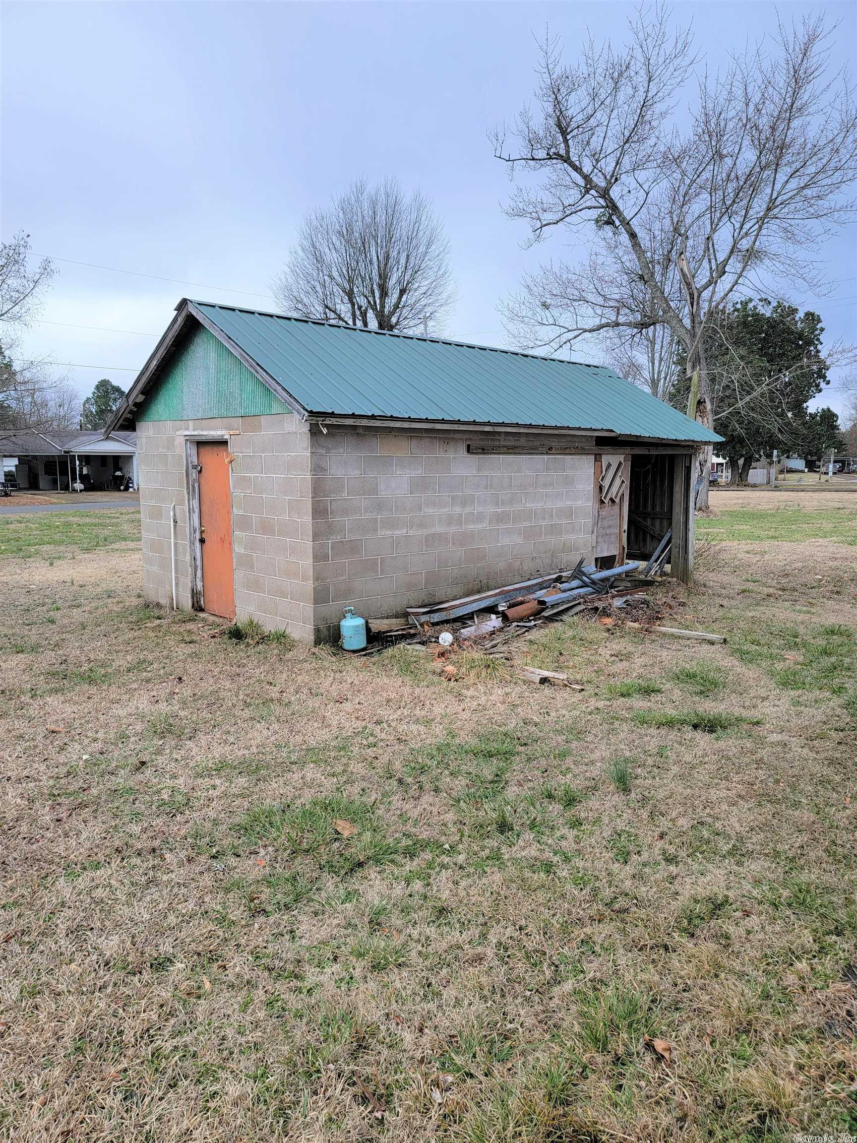 Eureka - Commercial Sale