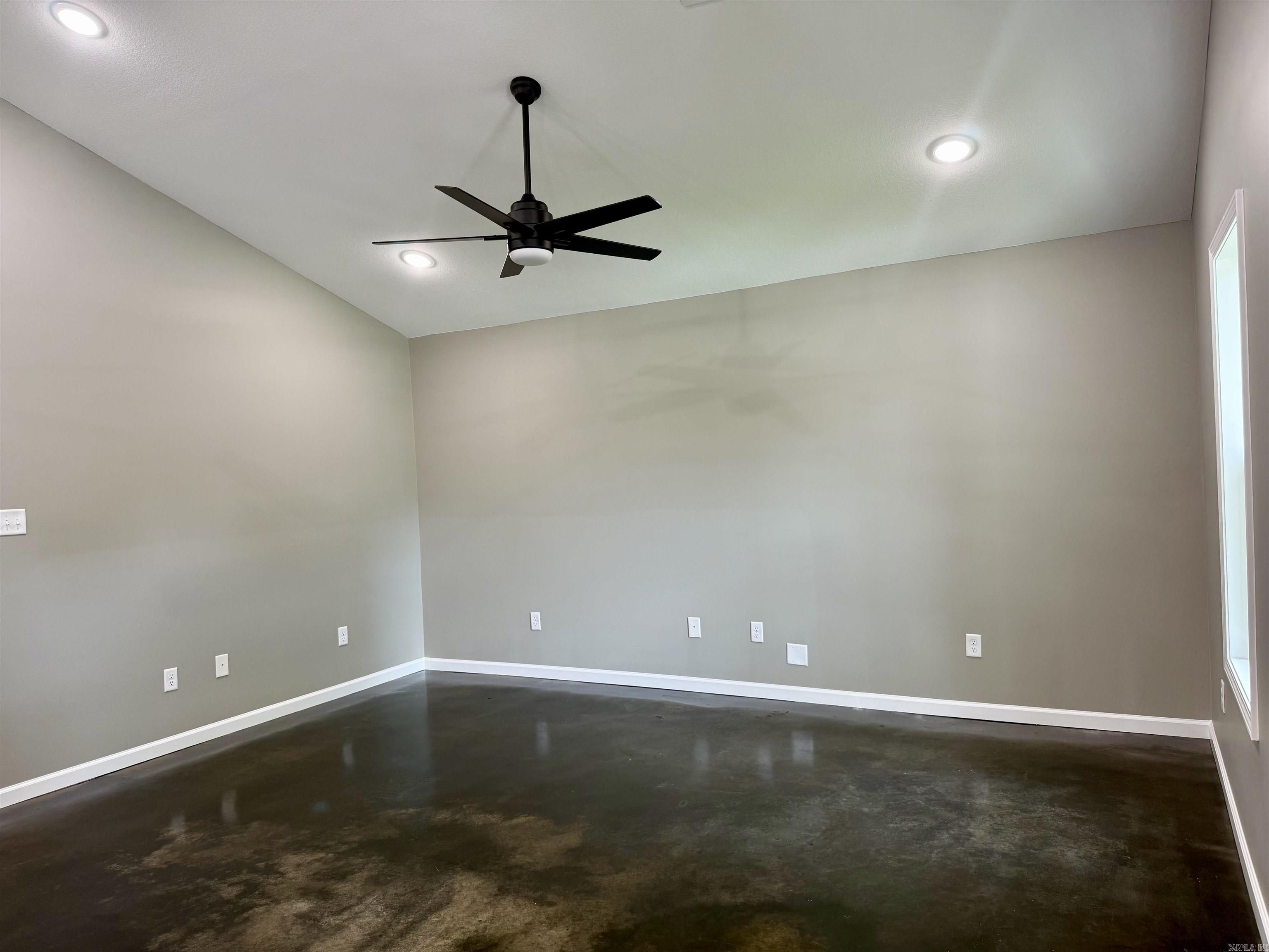 SOUTHWESTERN REALTY - Residential