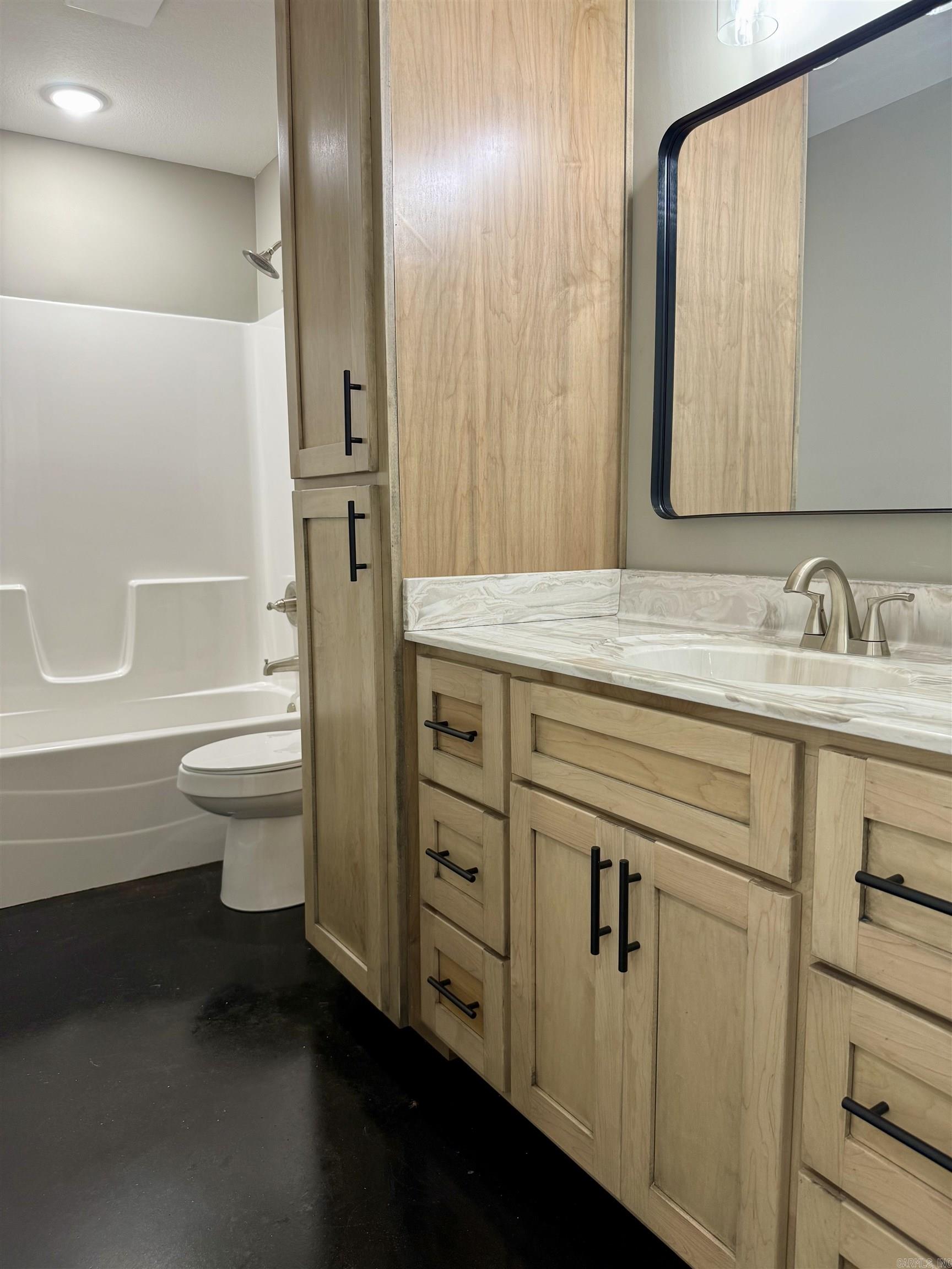 SOUTHWESTERN REALTY - Residential