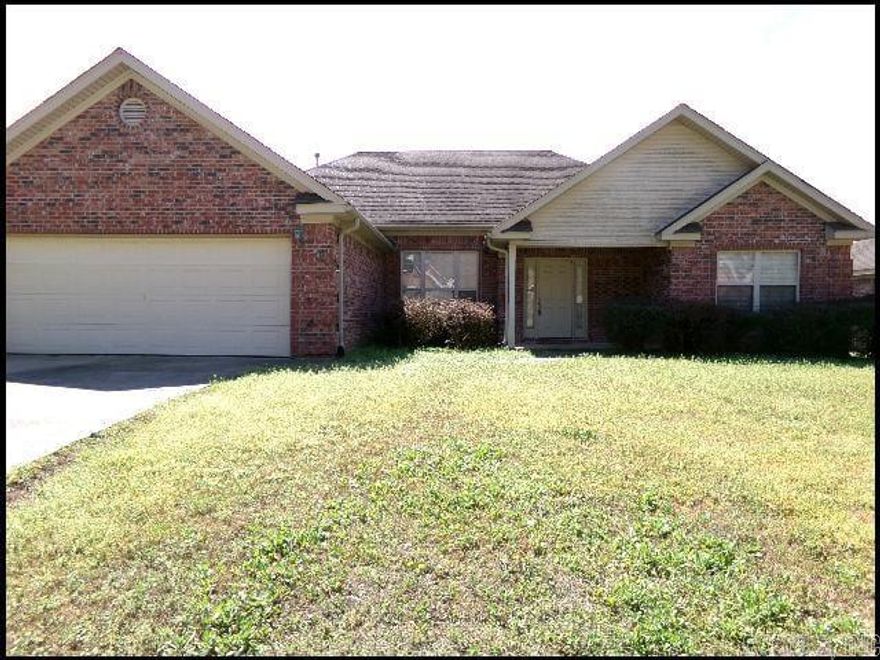 *WEST LITTLE ROCK* LARGE HOME LOCATED IN KENWOOD ESTATES!! This 3 Bedroom And 2 Bath Home Features Over 2000 Sqft! Includes Bonus Room That Can Be Used As Office, Playroom, Or 4th Bedroom! Electric Range, Refrigerator, And Dishwasher Provided In Kitchen With Separate Dining Area! Washer And Dryer Hookups Included! Central HVAC! Large Front Yard! 2 Car Garage For Parking! PET FRIENDLY!! AVAILABLE NOW!!!