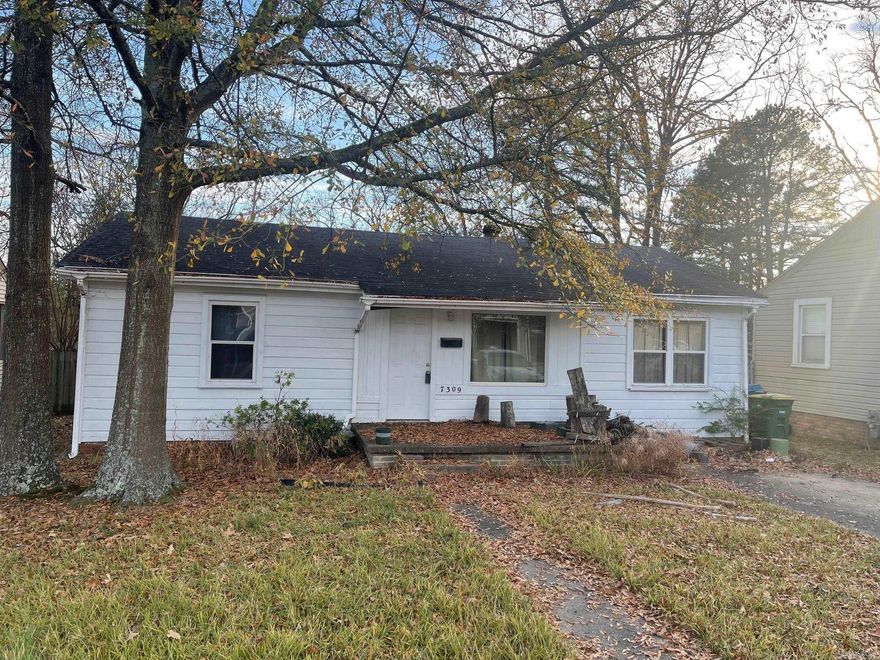 This 2-bedroom, 1-bath home has just under 1050 square feet that just needs some TLC. Seller will have all personal items moved by closing date. Has some great potential for first time home buyer that has the ability to do some repairs or an investment for someone. Nice small building in back yard as well that current owner used as a wood shop.