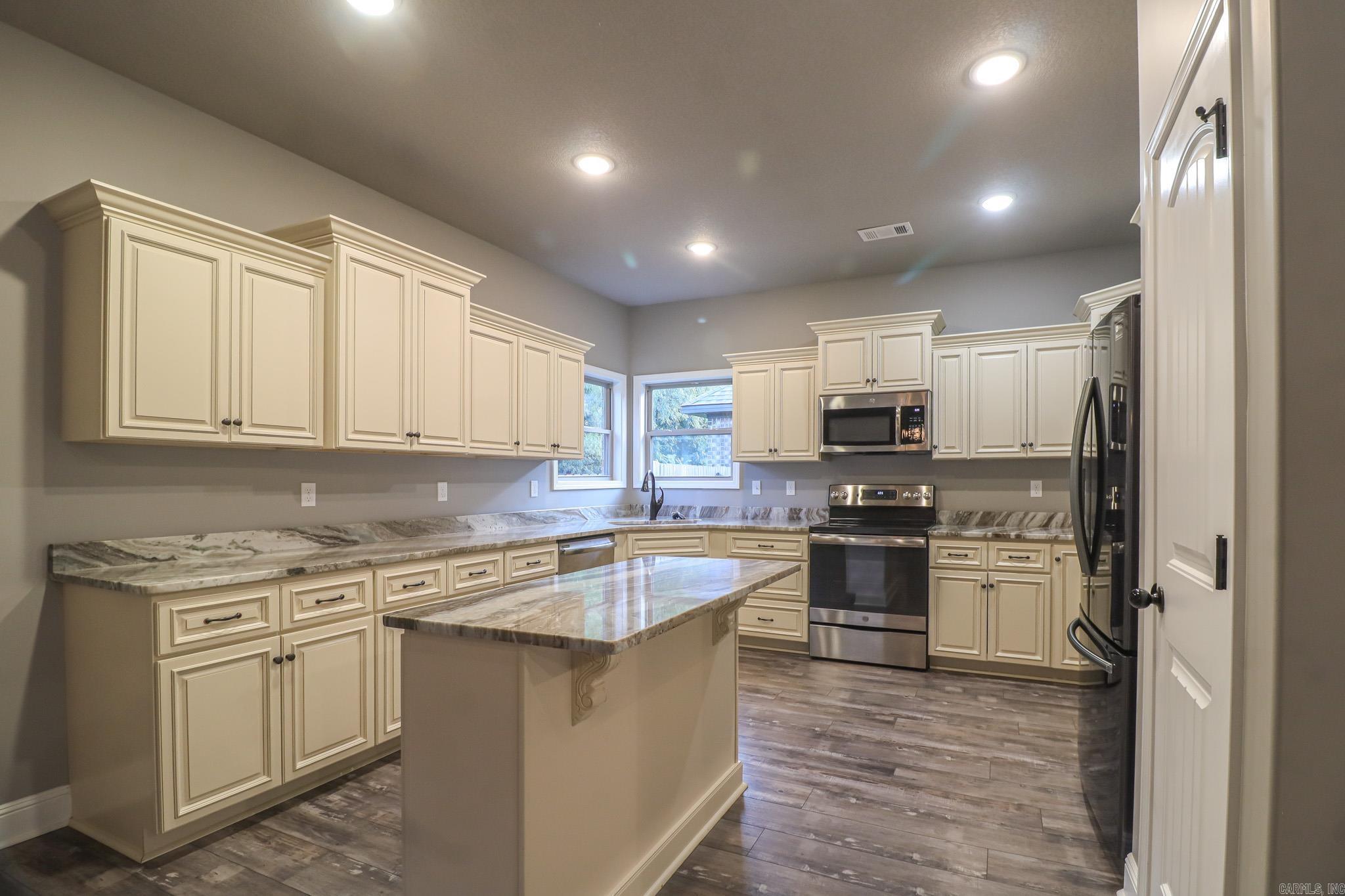 Cypress Pointe - Residential