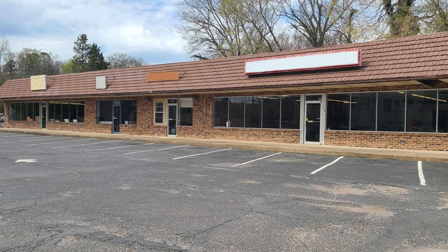 Small retail Center with four (4) Tenant spaces available. 2 - 2,500 sf spaces, 1 - 1,075 sf space and 1 - 875 ft space.   Each space will require Tenant improvements, Landlord is open to terms and finish out offers. Near downtown, short distance to Backwoods Trail system.
