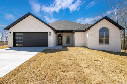 Photo of 921 Conrad Cove, Jacksonville, AR 72076 (MLS # 26009816)