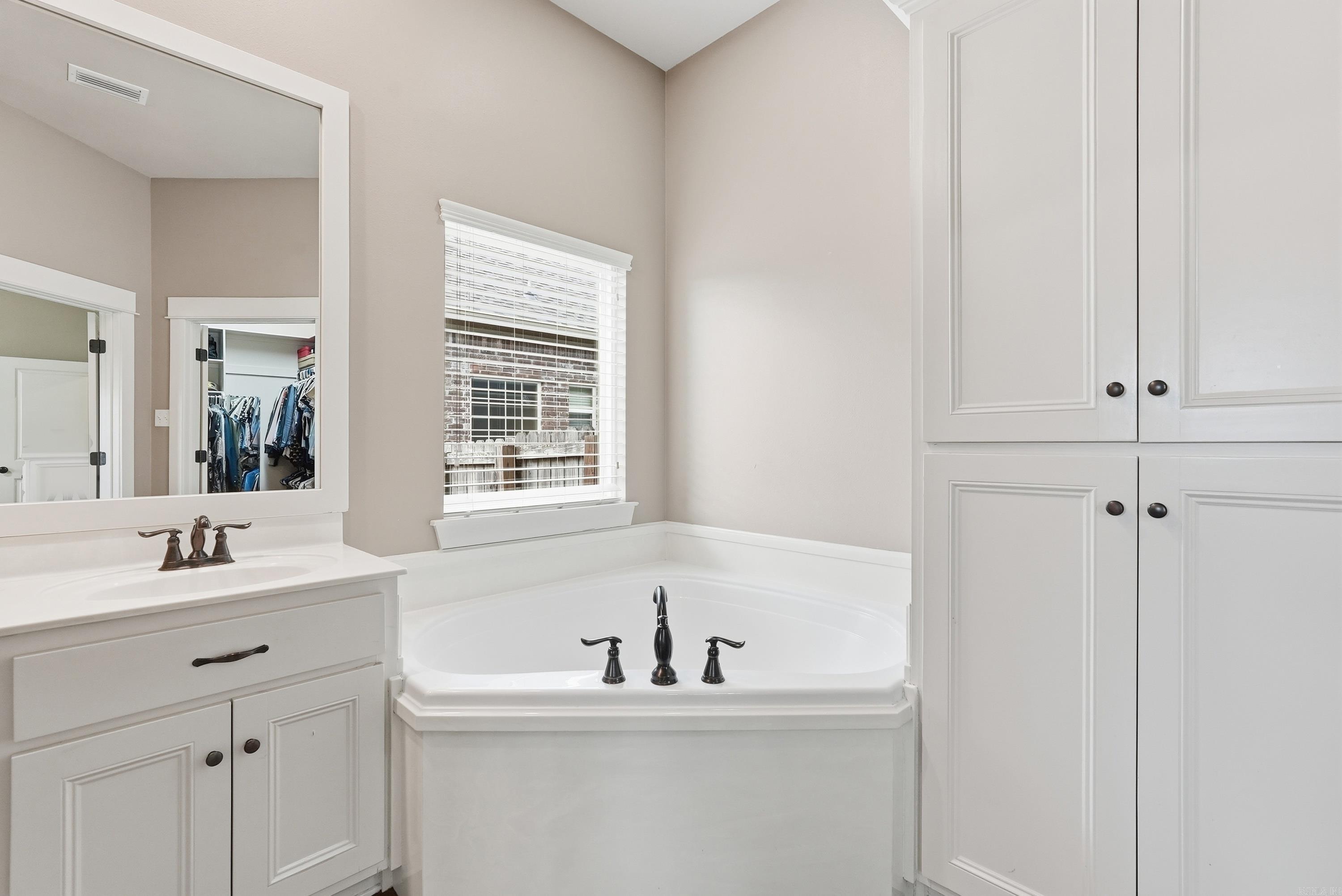 CHAPEL CREEK - Residential