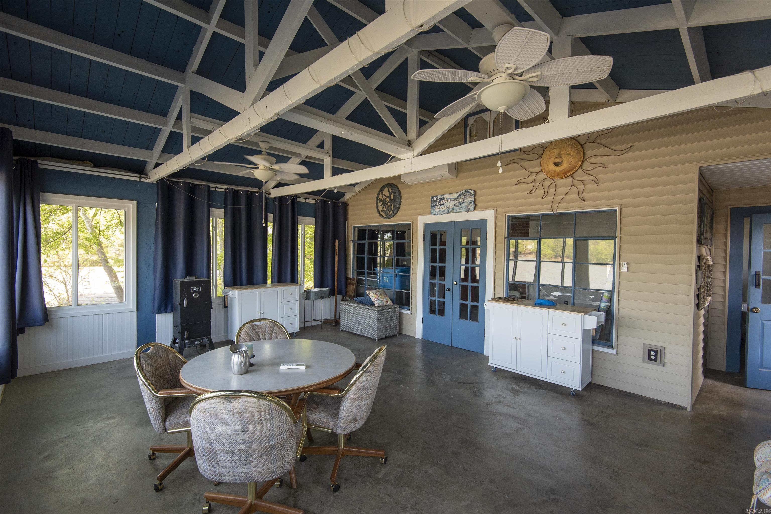 GLENMERE CLUB - Residential
