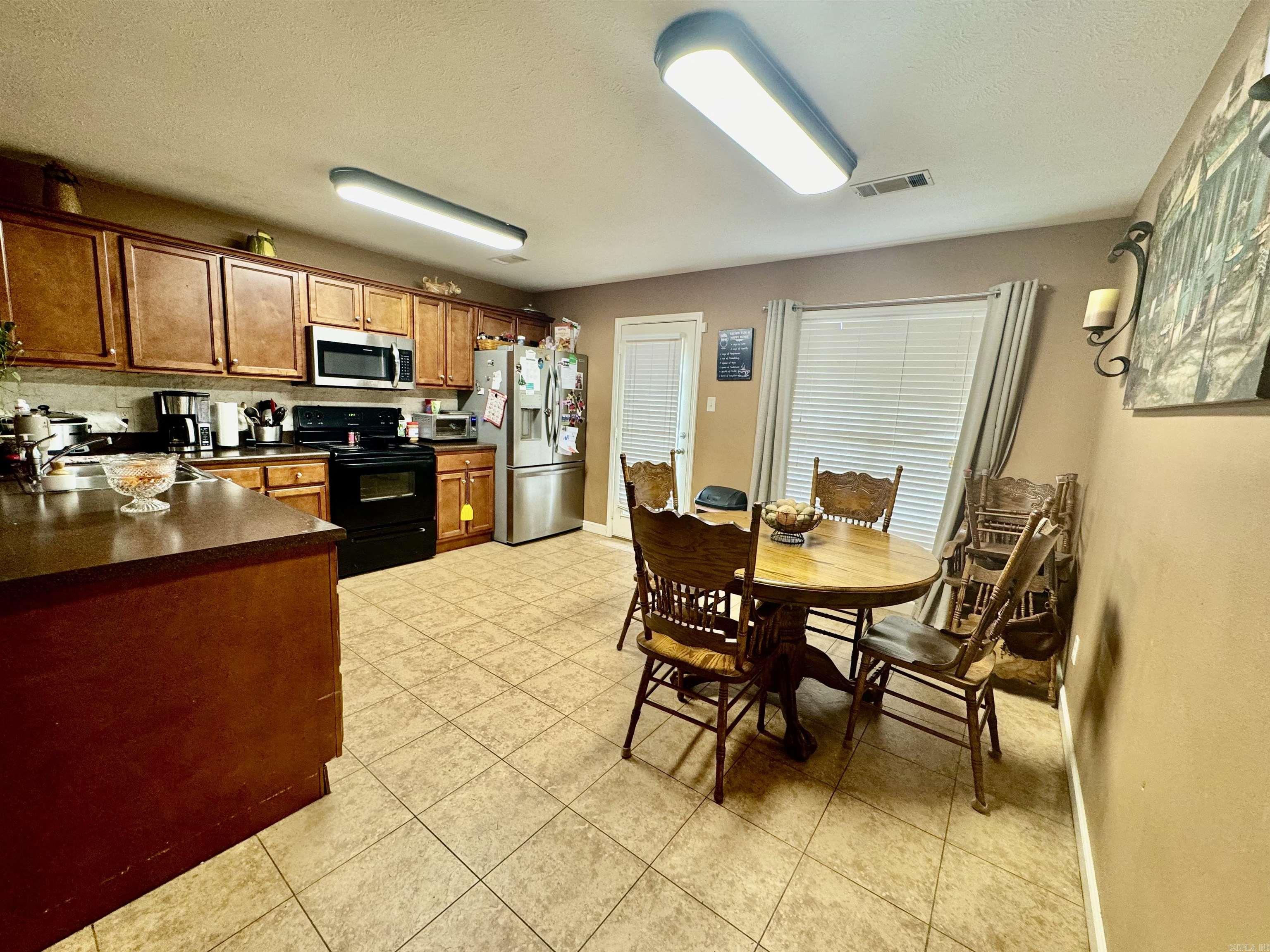 HOMETOWN - Residential