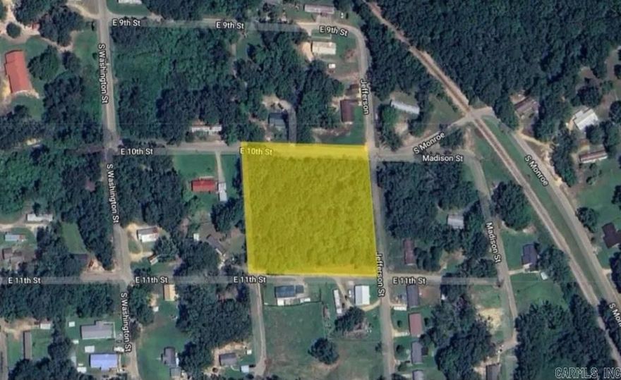 Build a new home, multiple homes or a manufactured home on this 2.07 (+/-) acres in Fordyce, Arkansas of Dallas County. It is only minutes from local amenities, and just South of Little Rock. Property conveys with a Limited Warranty Deed. Owner financing available. Call or text for more information.