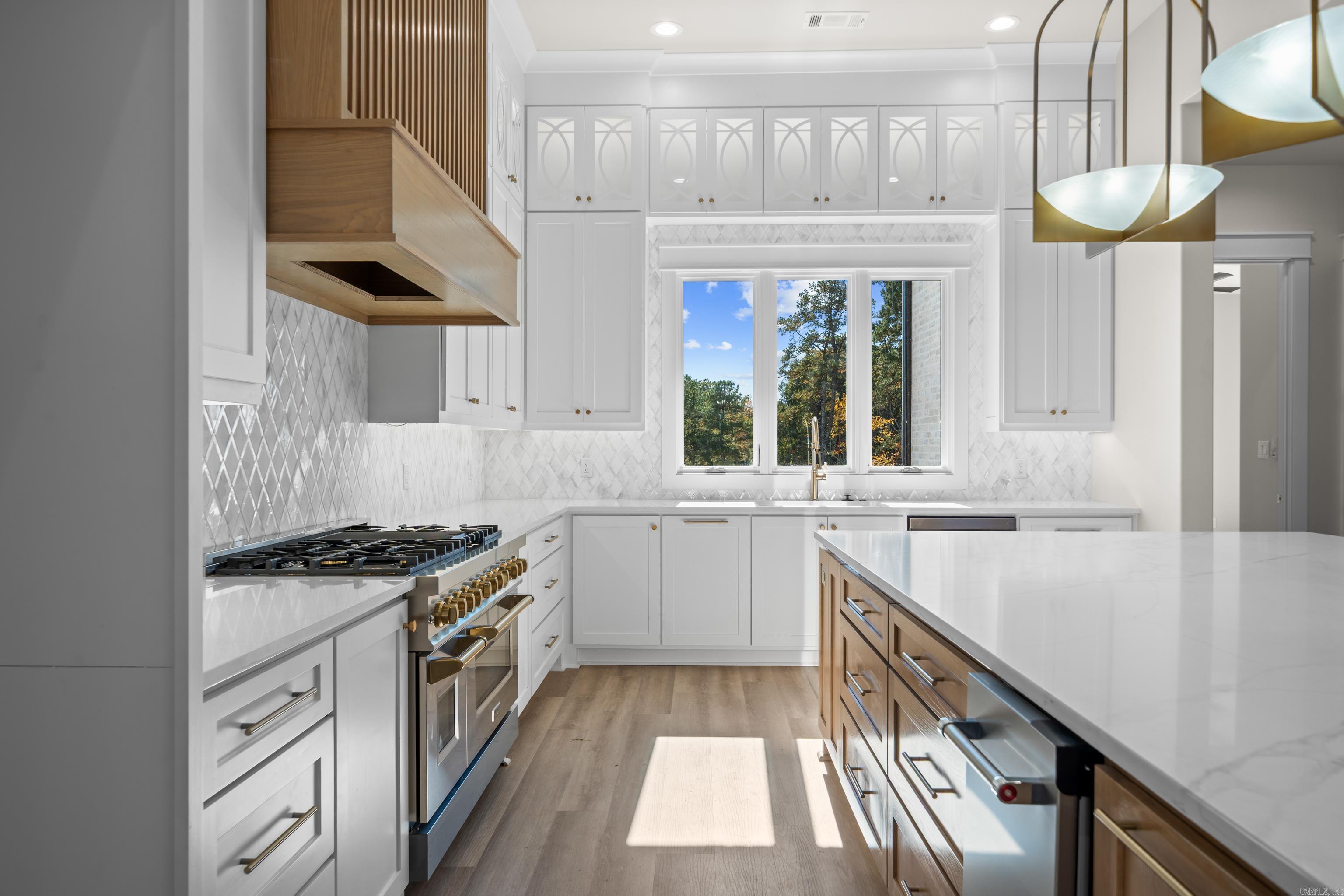 ARLINGTON PARK - Residential