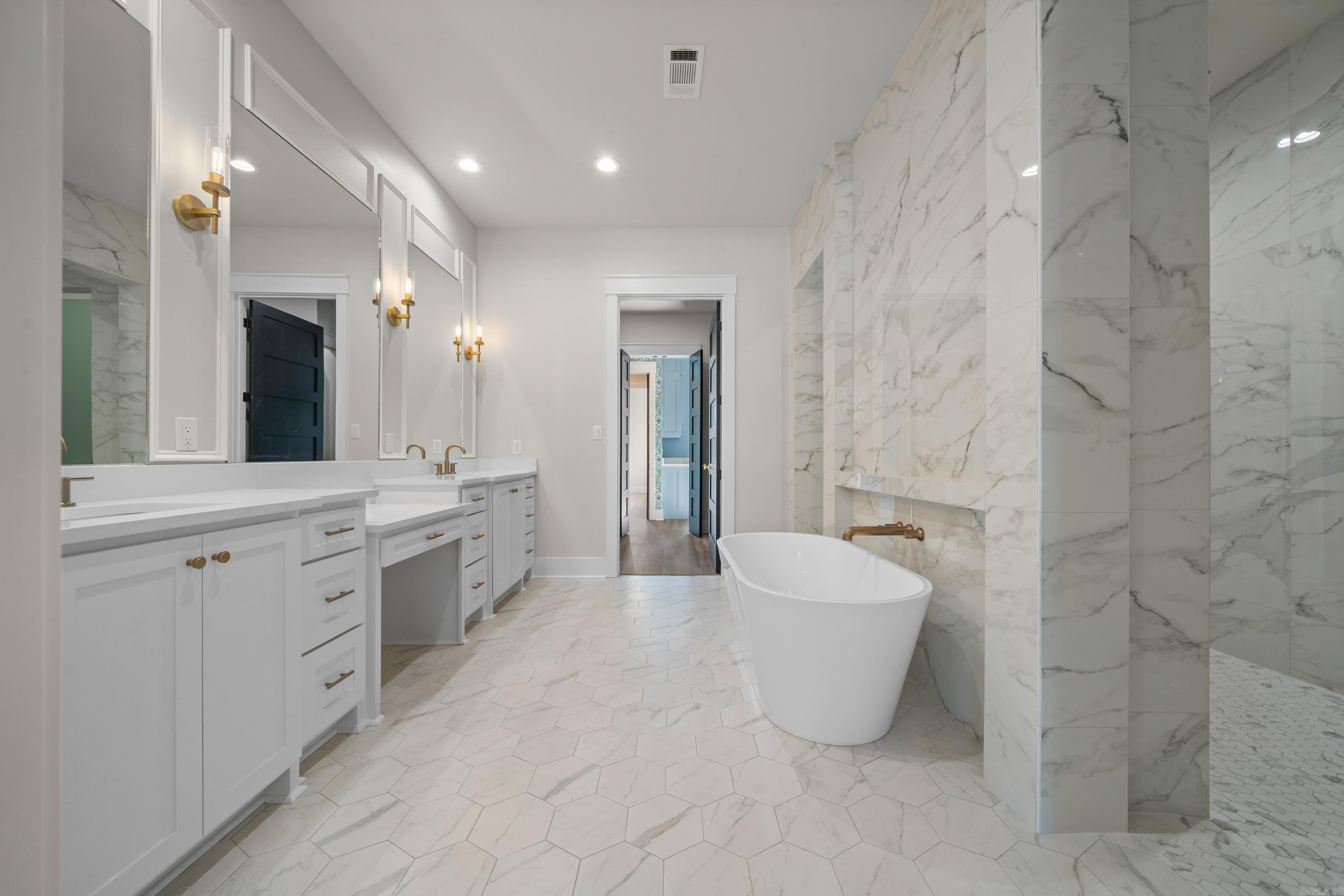 ARLINGTON PARK - Residential