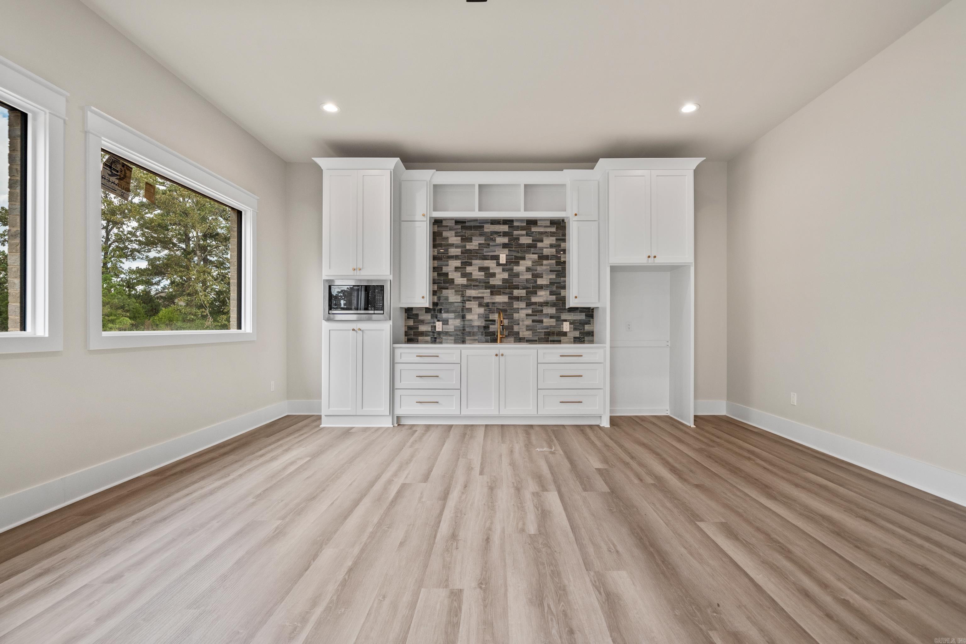 ARLINGTON PARK - Residential