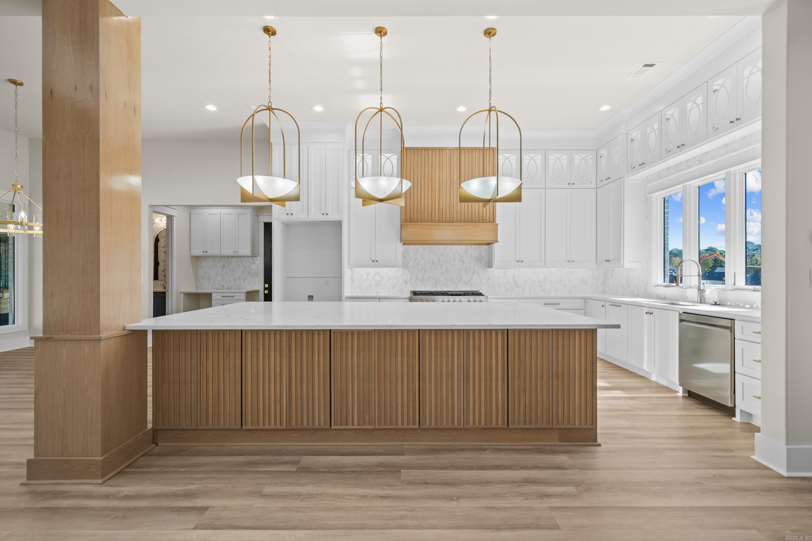 ARLINGTON PARK - Residential