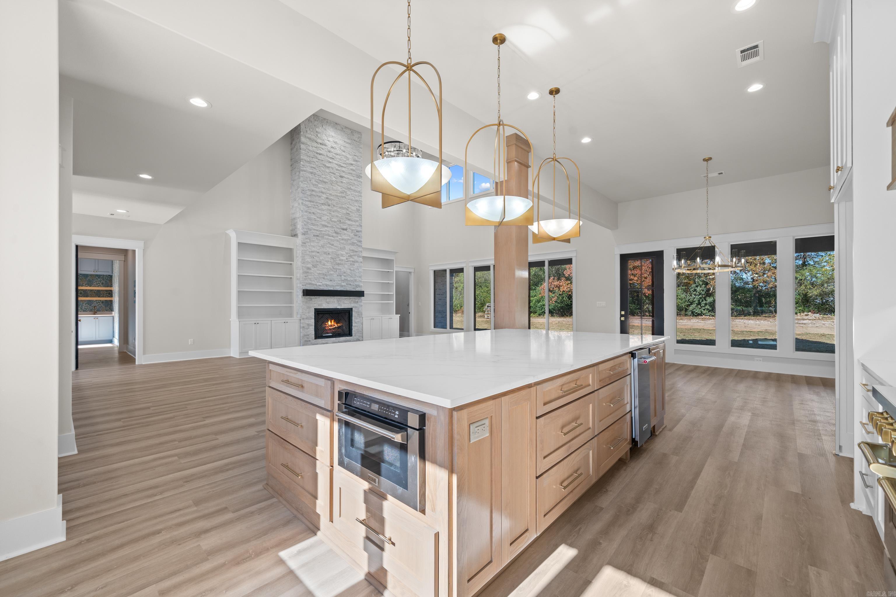 ARLINGTON PARK - Residential