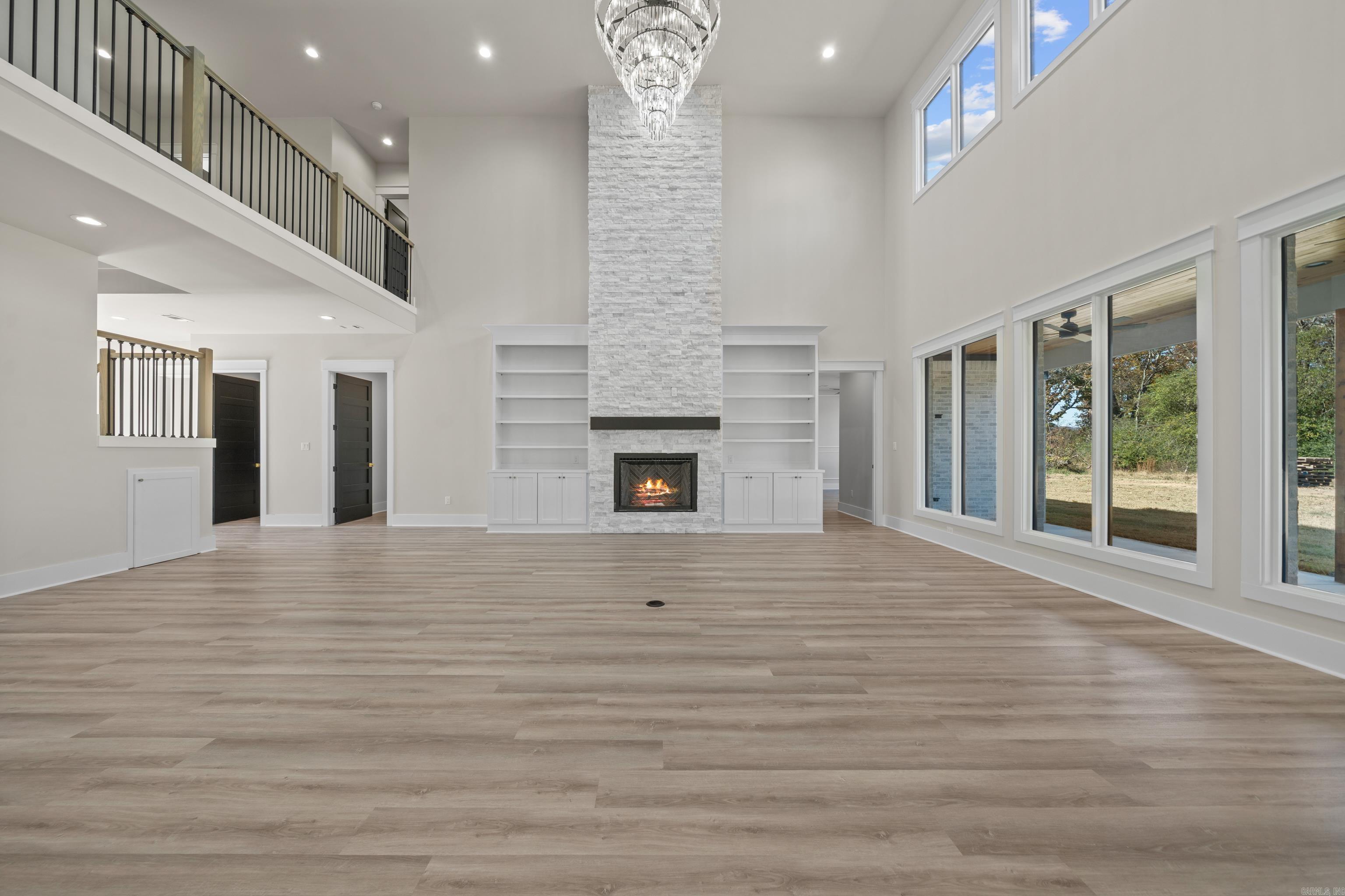 ARLINGTON PARK - Residential