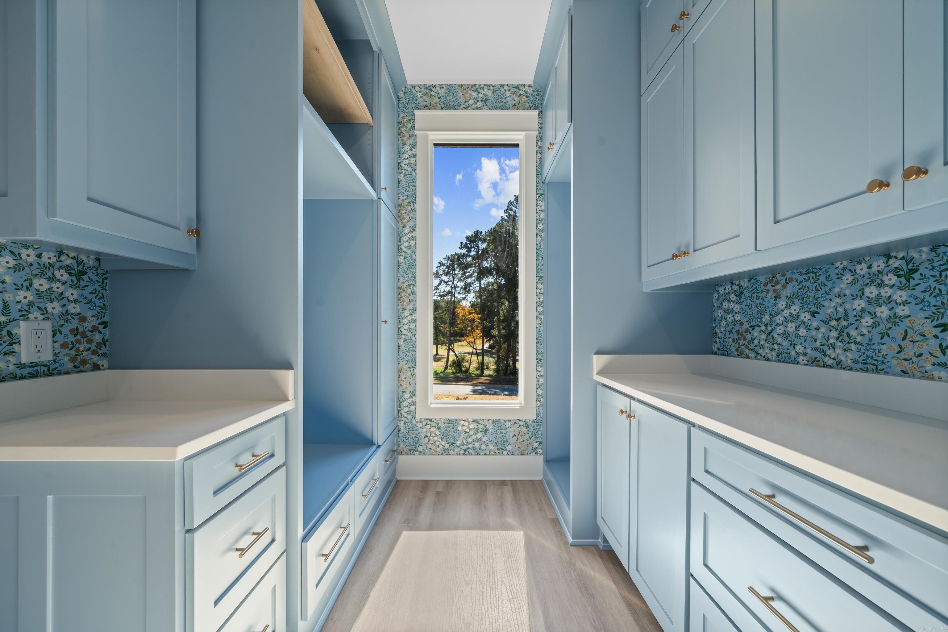 ARLINGTON PARK - Residential