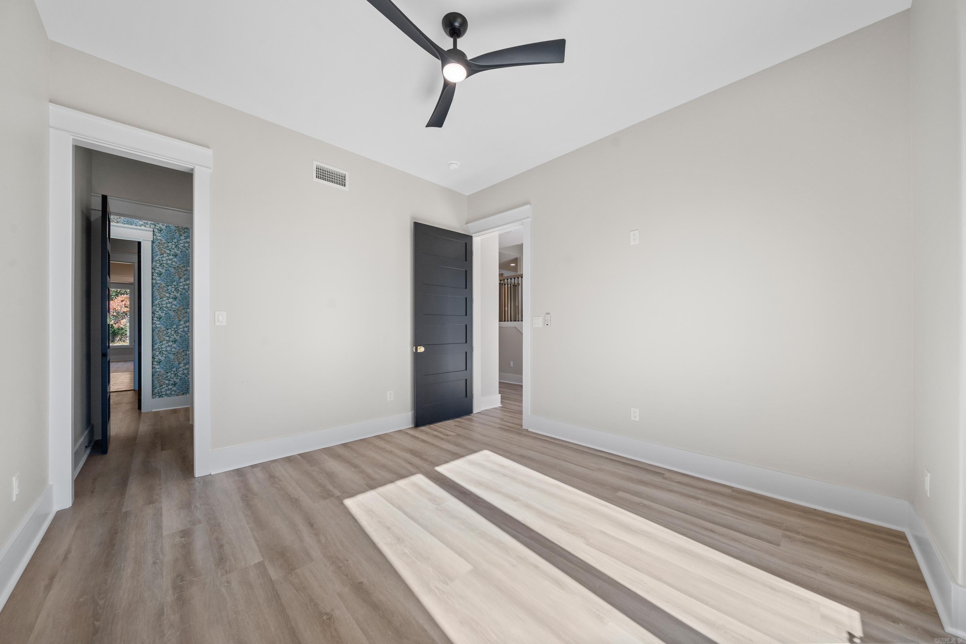 ARLINGTON PARK - Residential