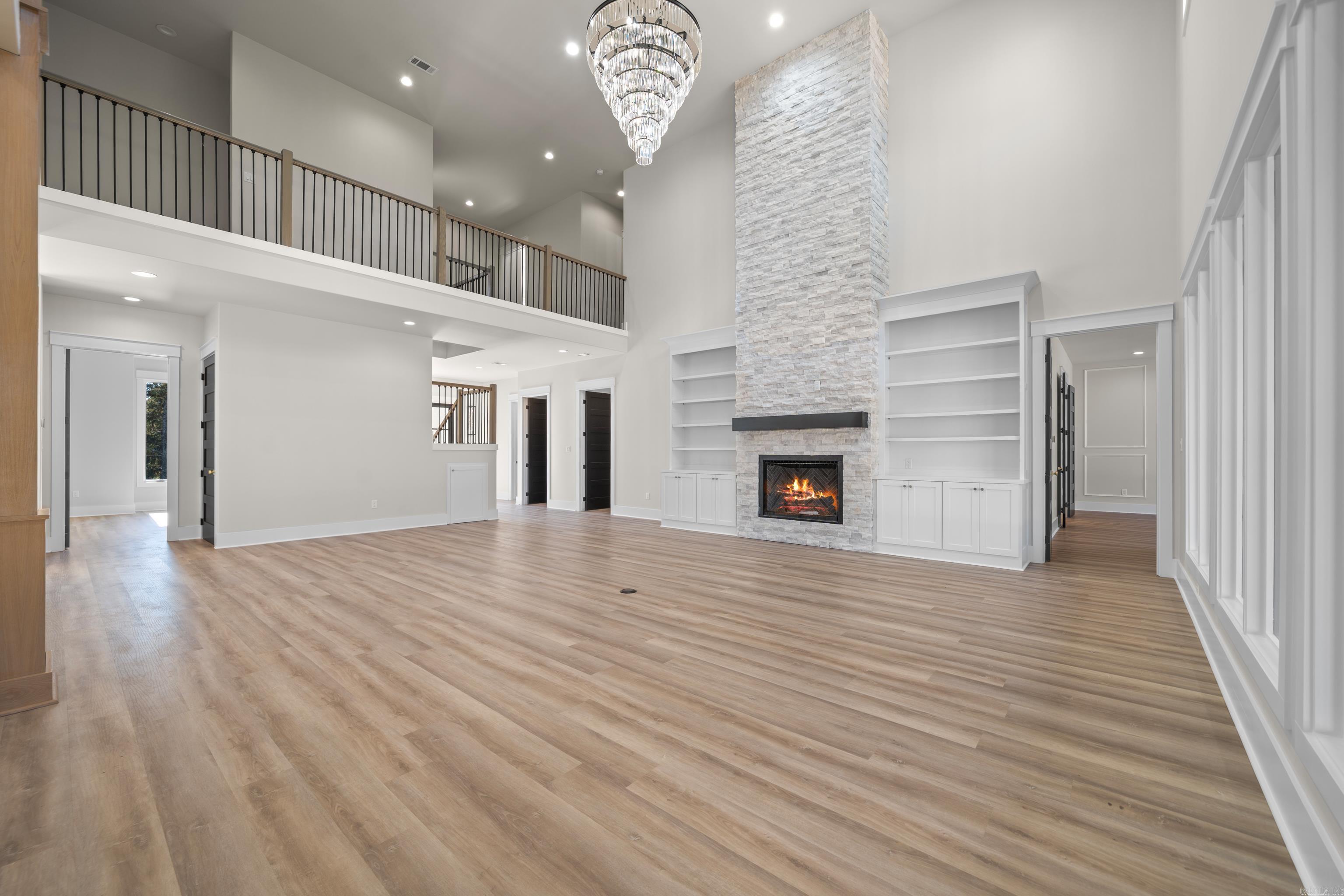 ARLINGTON PARK - Residential