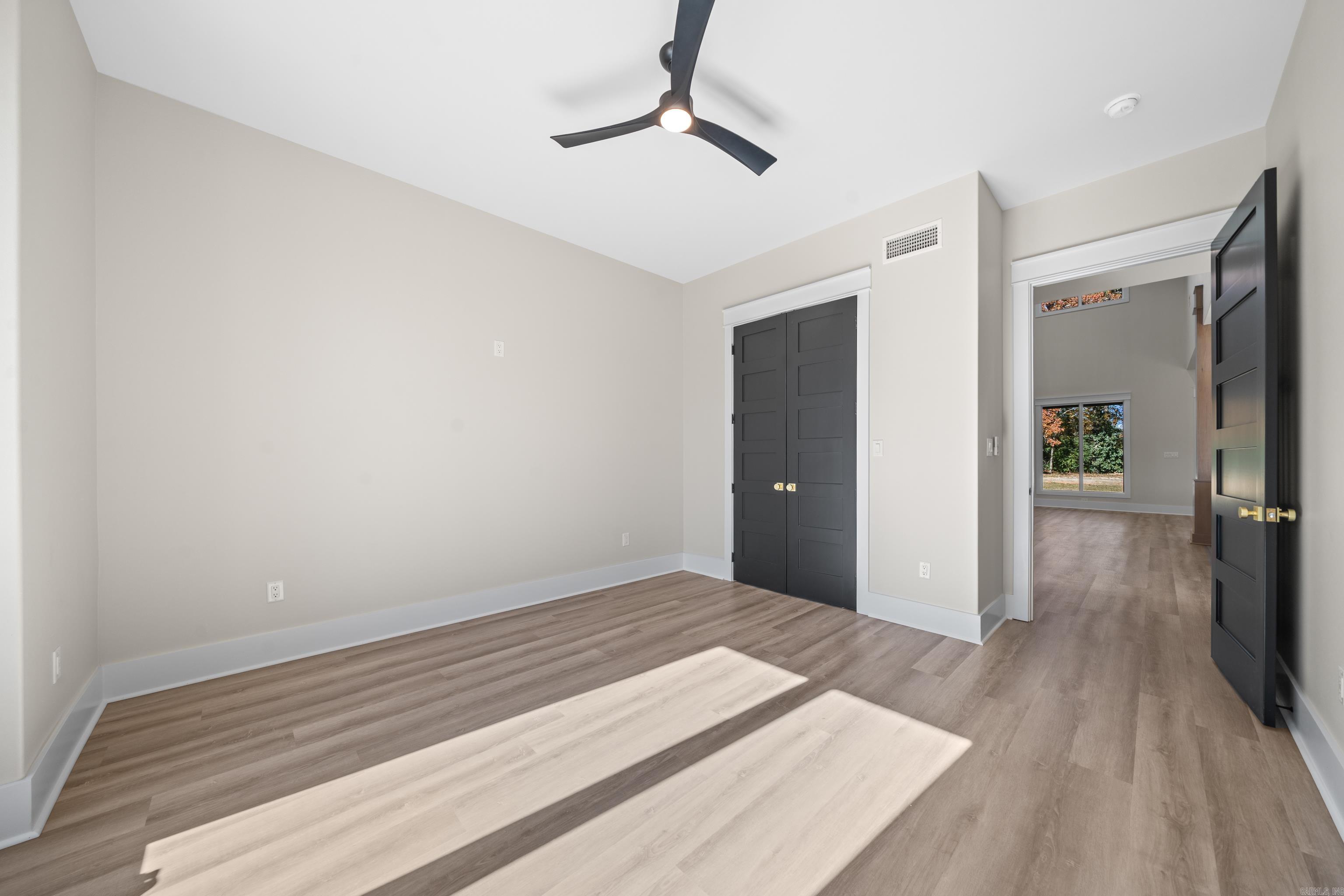 ARLINGTON PARK - Residential