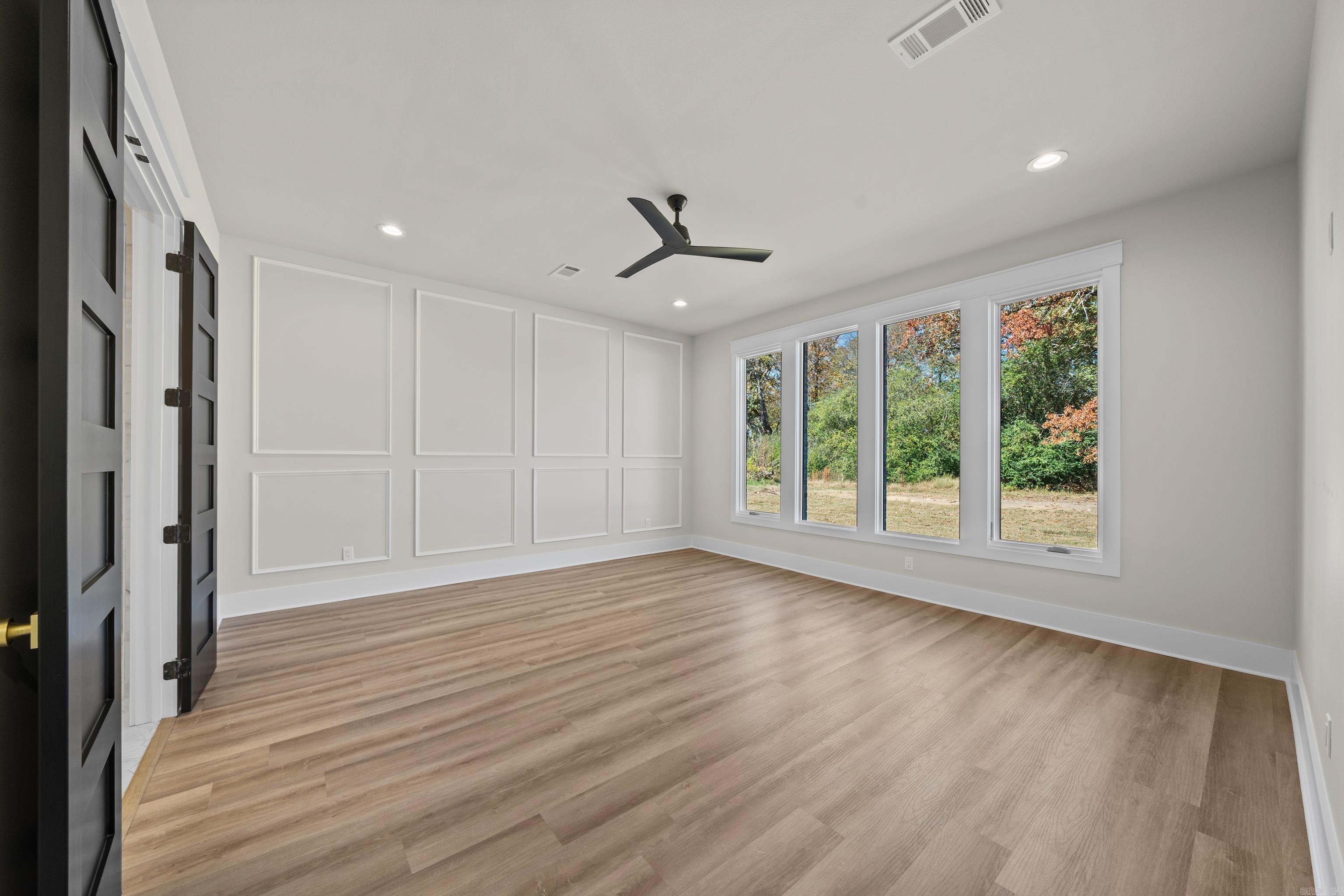 ARLINGTON PARK - Residential