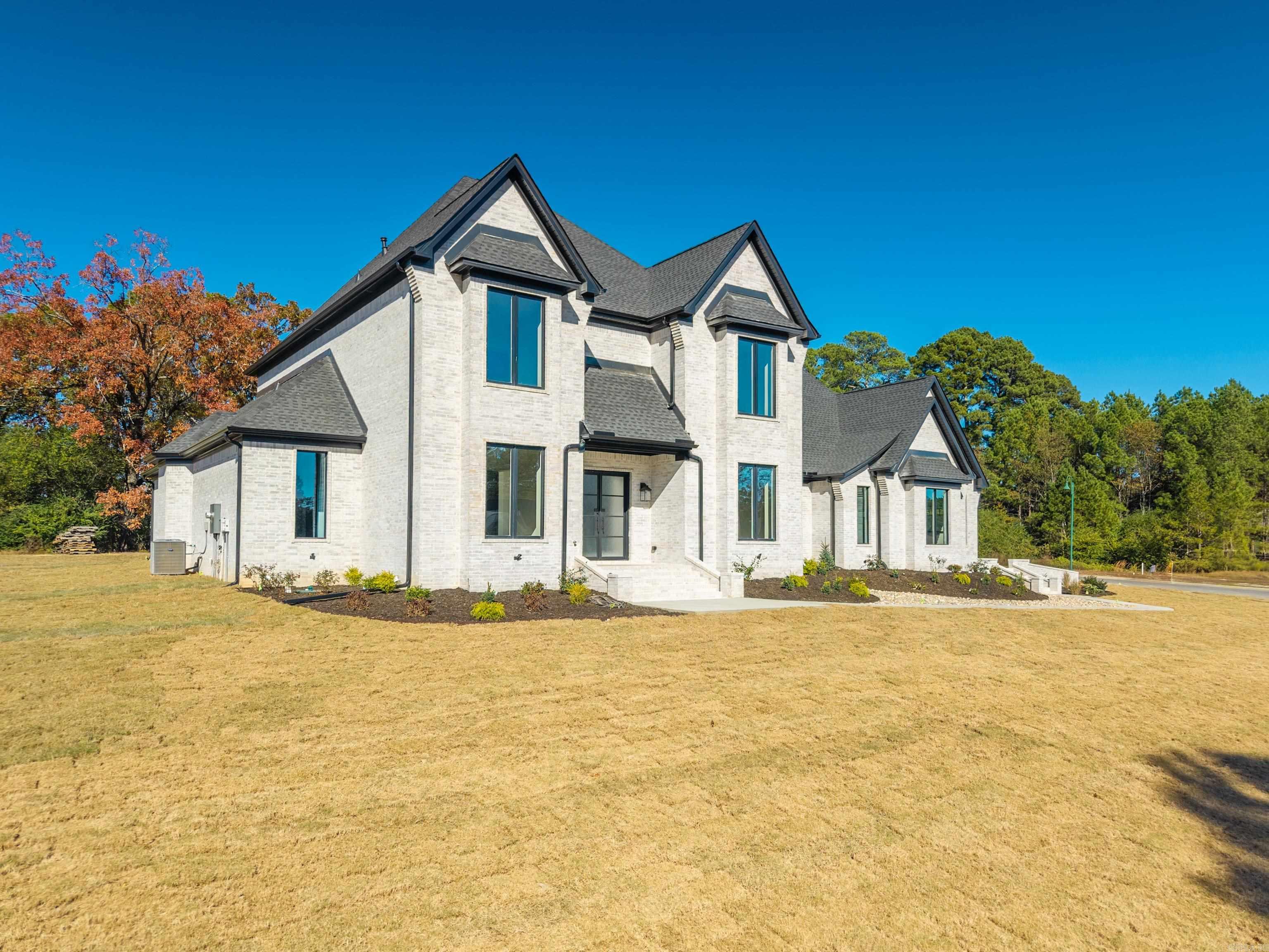 ARLINGTON PARK - Residential