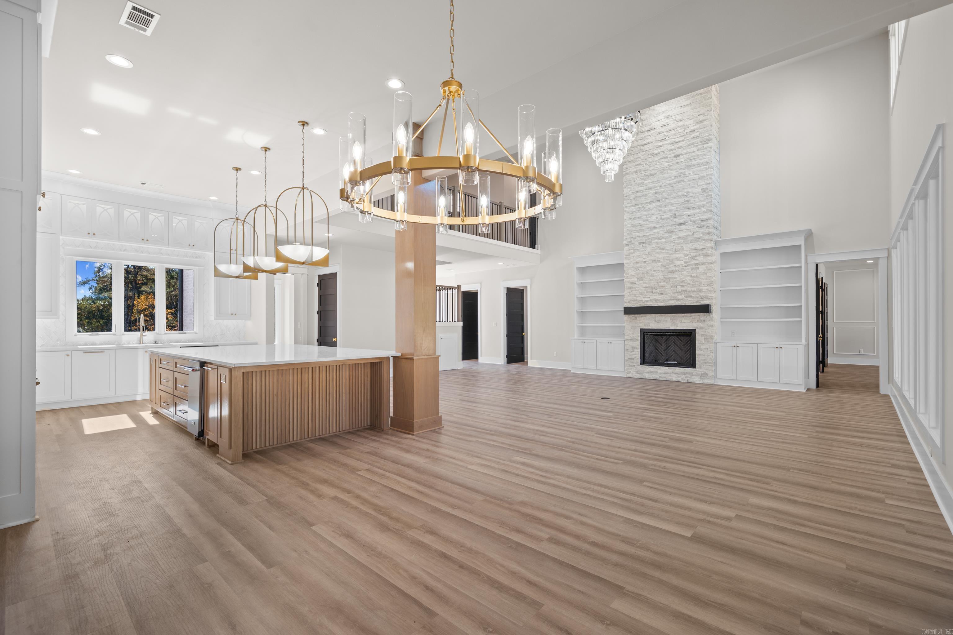 ARLINGTON PARK - Residential