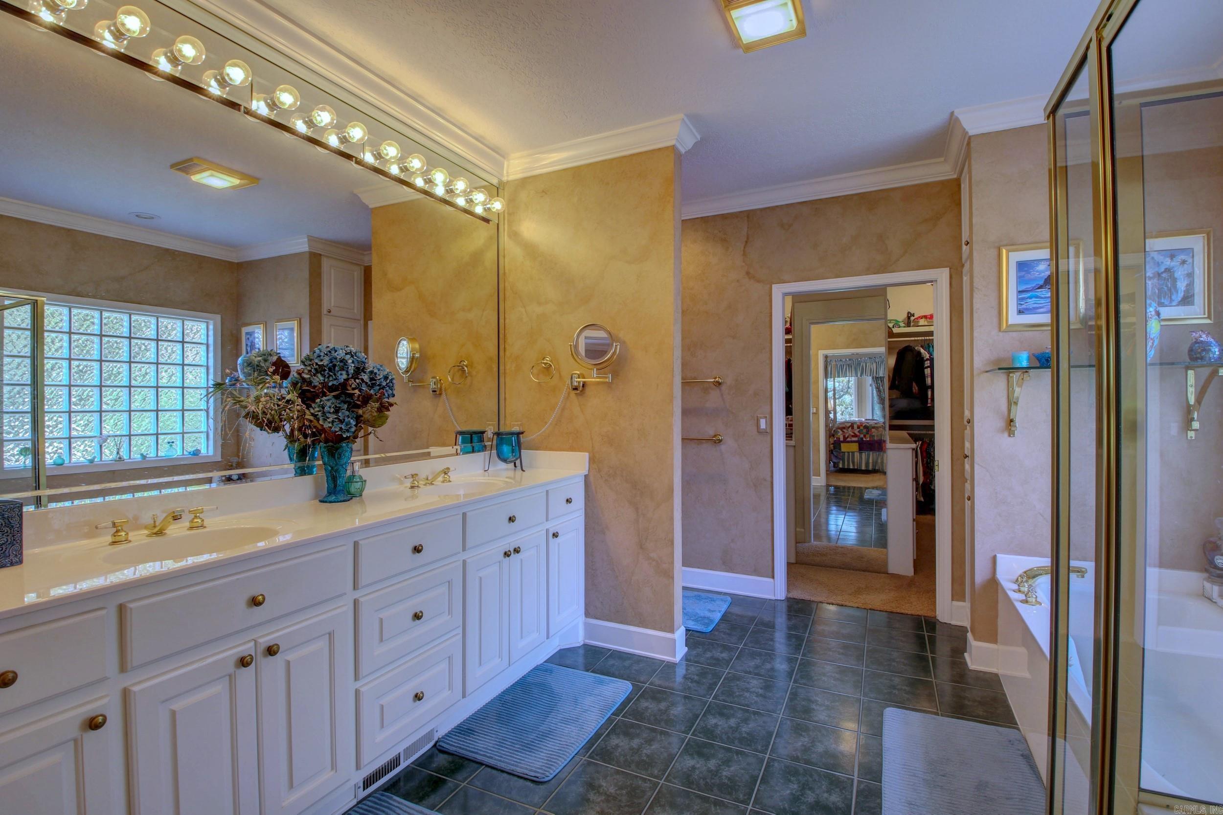 DOMINAR - Residential