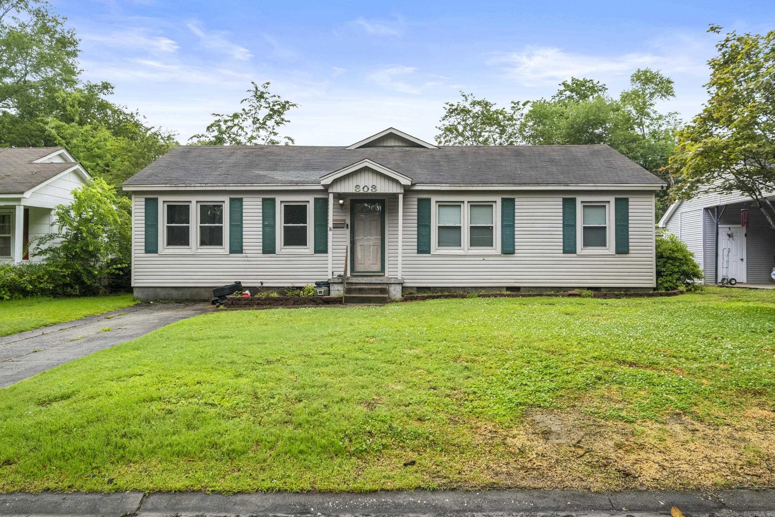 This home is perfect for a starter home! With a spacious backyard and inviting living spaces, itās perfect for both relaxing and entertaining. Offering 3 beds, two baths, and 2185 SQFT, this may be exactly what you are looking for in your starter, or new home. Near a beautiful school and located in a friendly neighborhood, you will not want to miss out on this opportunity!