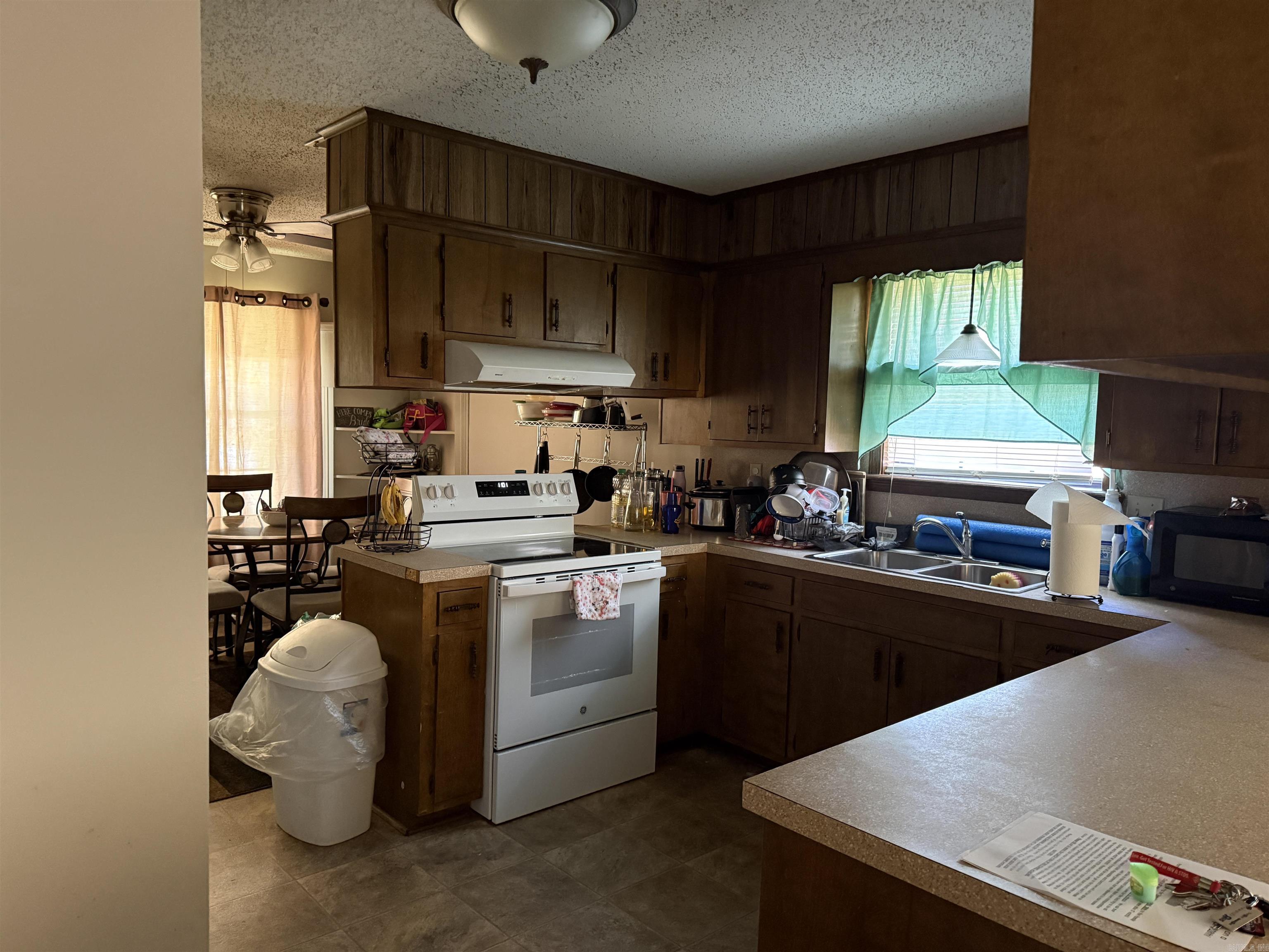 INDIAN HILLS PHASE - Residential