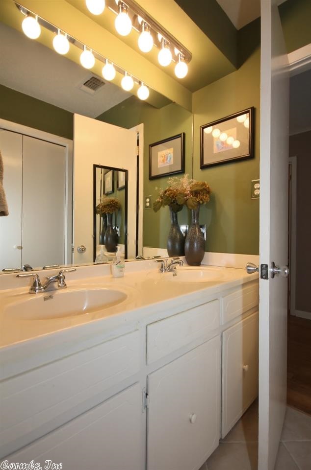 BEVERLY HILLS - Residential