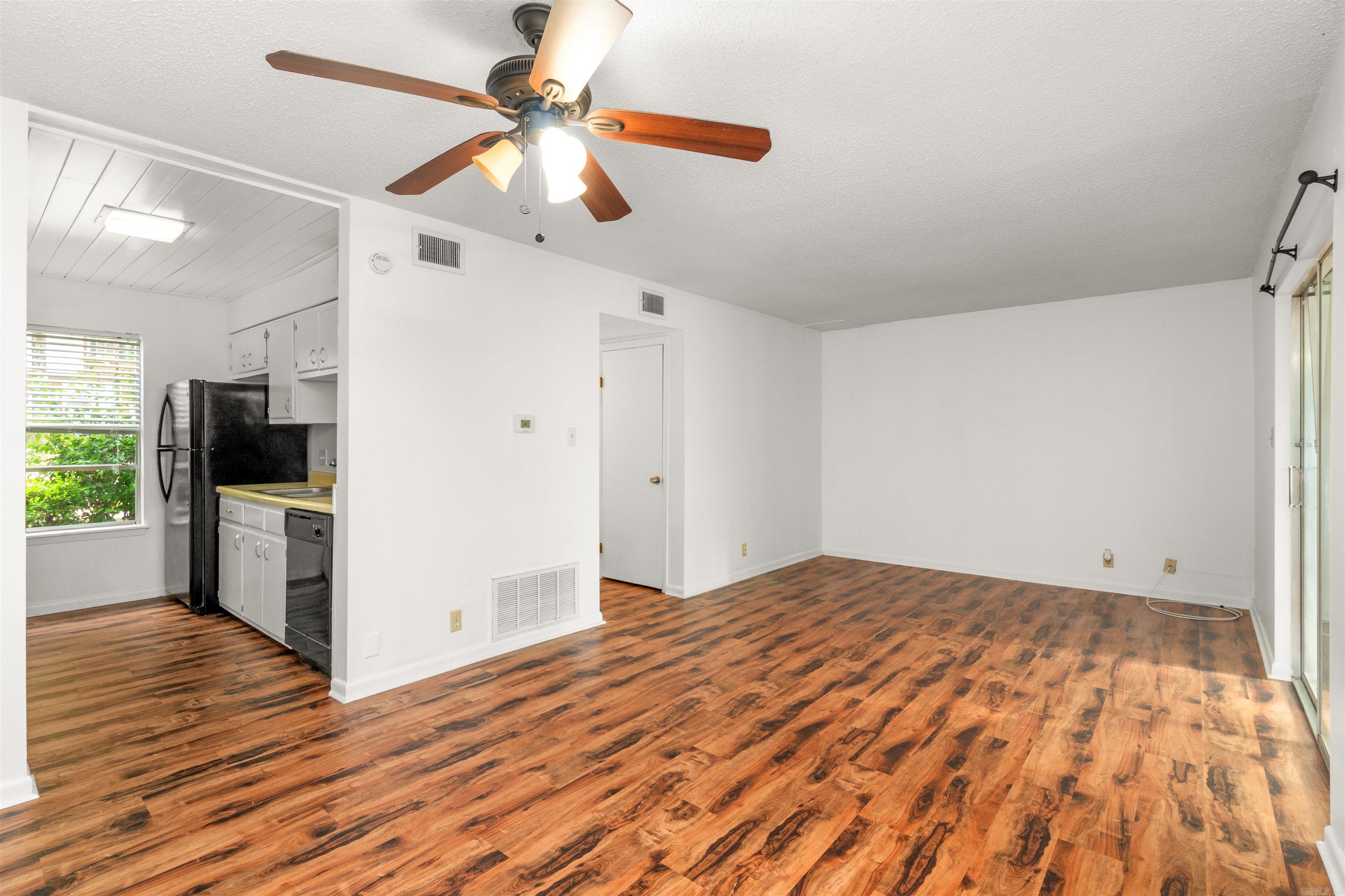 Desoto Courts Townhouse 1 - Residential