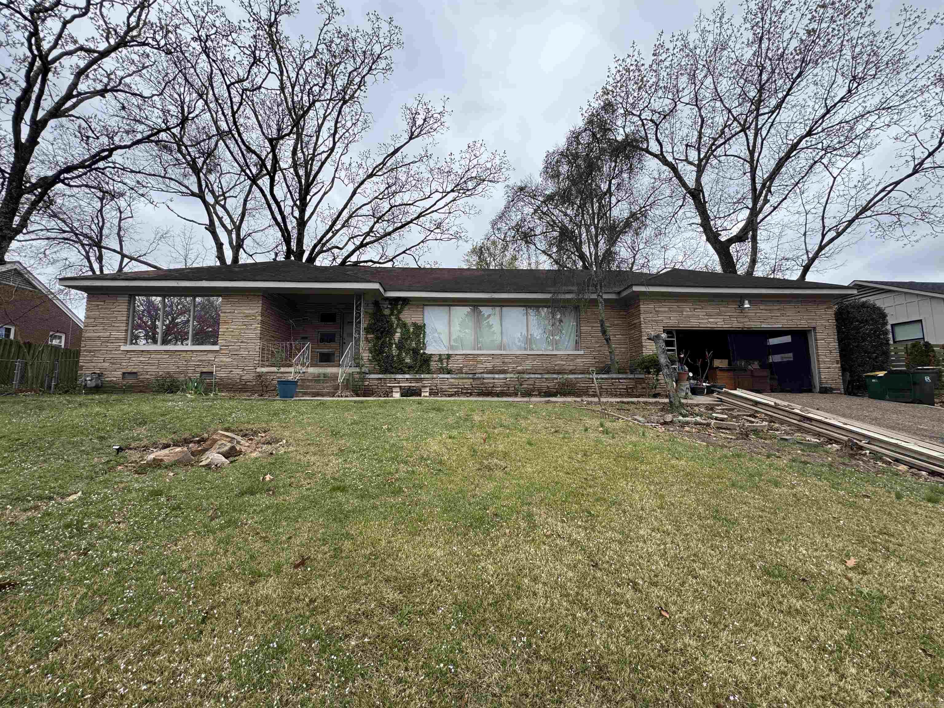 KINGWOOD PLACE - Residential