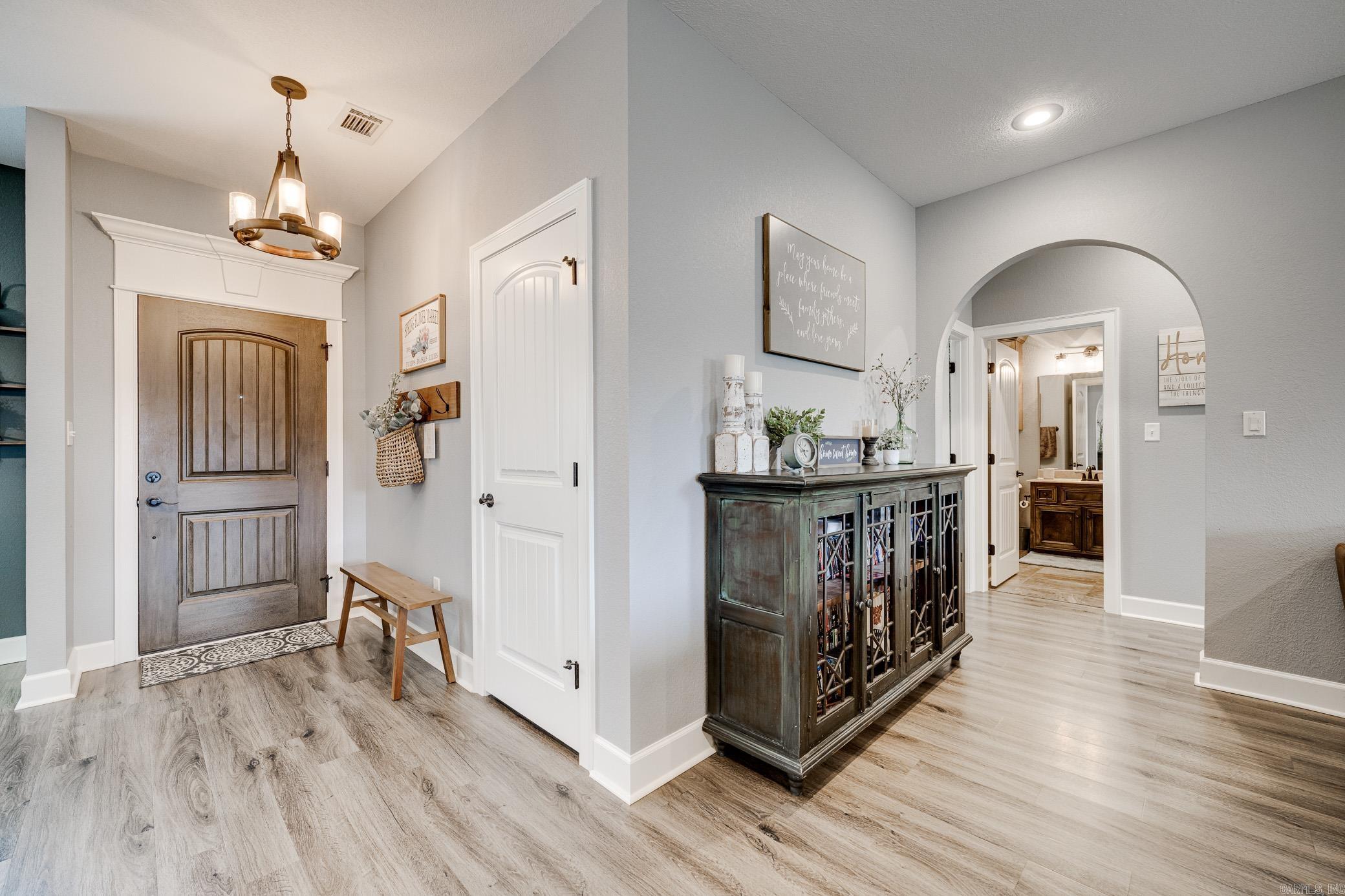 HILL COUNTRY EST - Residential